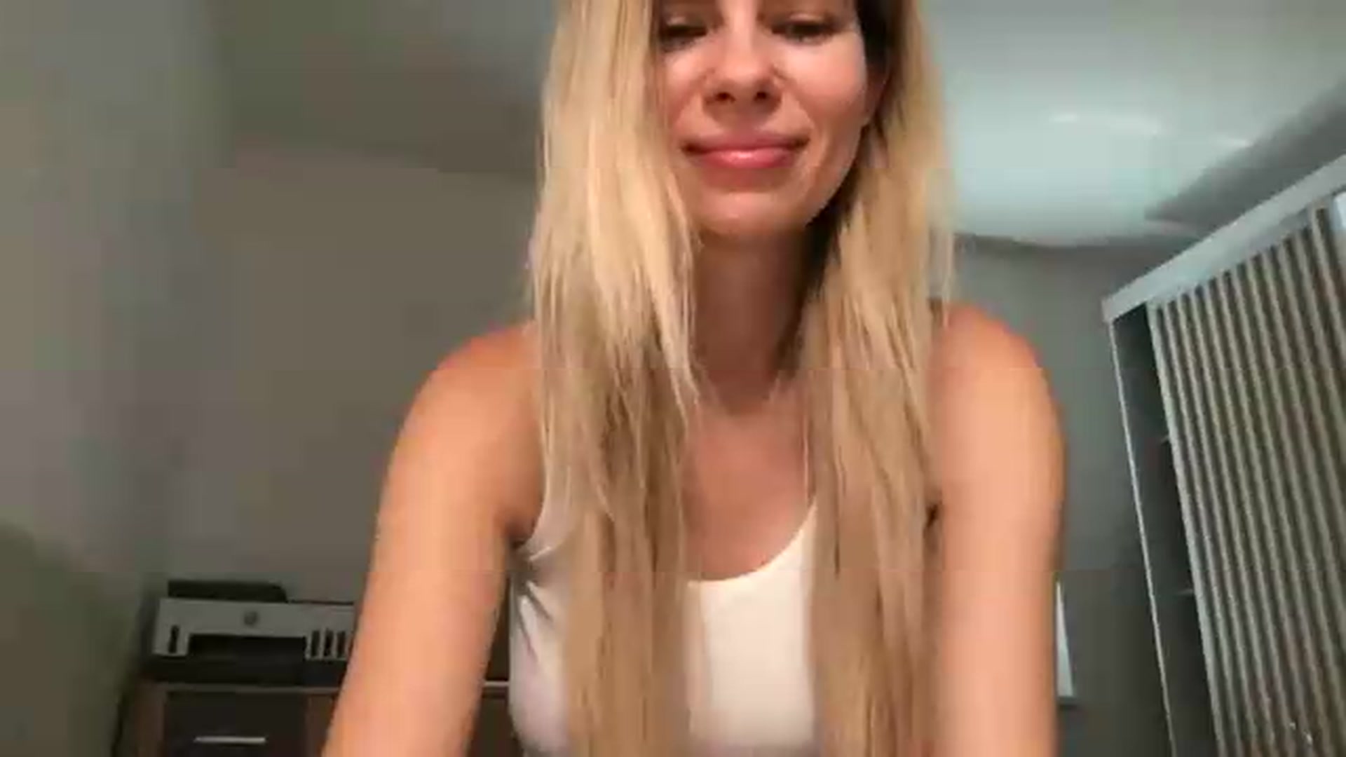 Gallery image thumbnail from neverinmylife's myfreecams stream on, 07/21/2026, 08:33 image 11 of 20