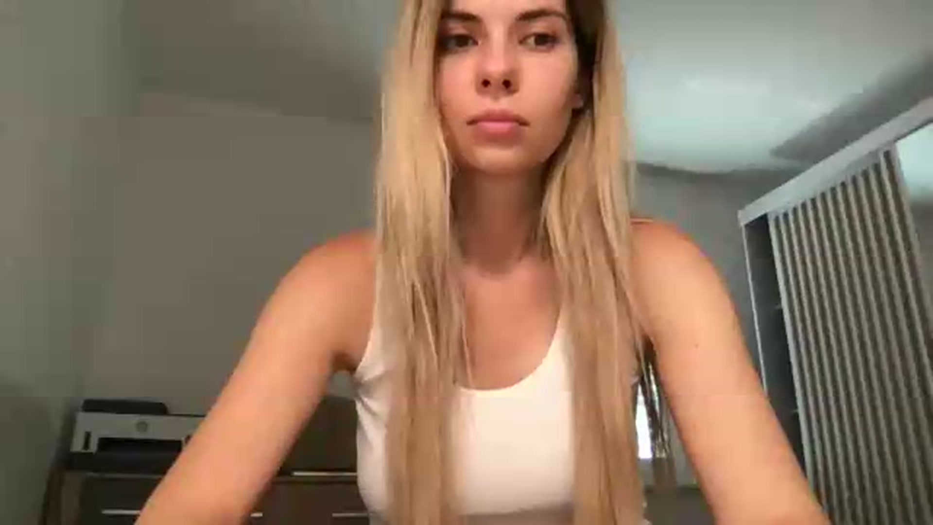 Gallery image thumbnail from neverinmylife's myfreecams stream on, 07/21/2026, 08:33 image 15 of 20