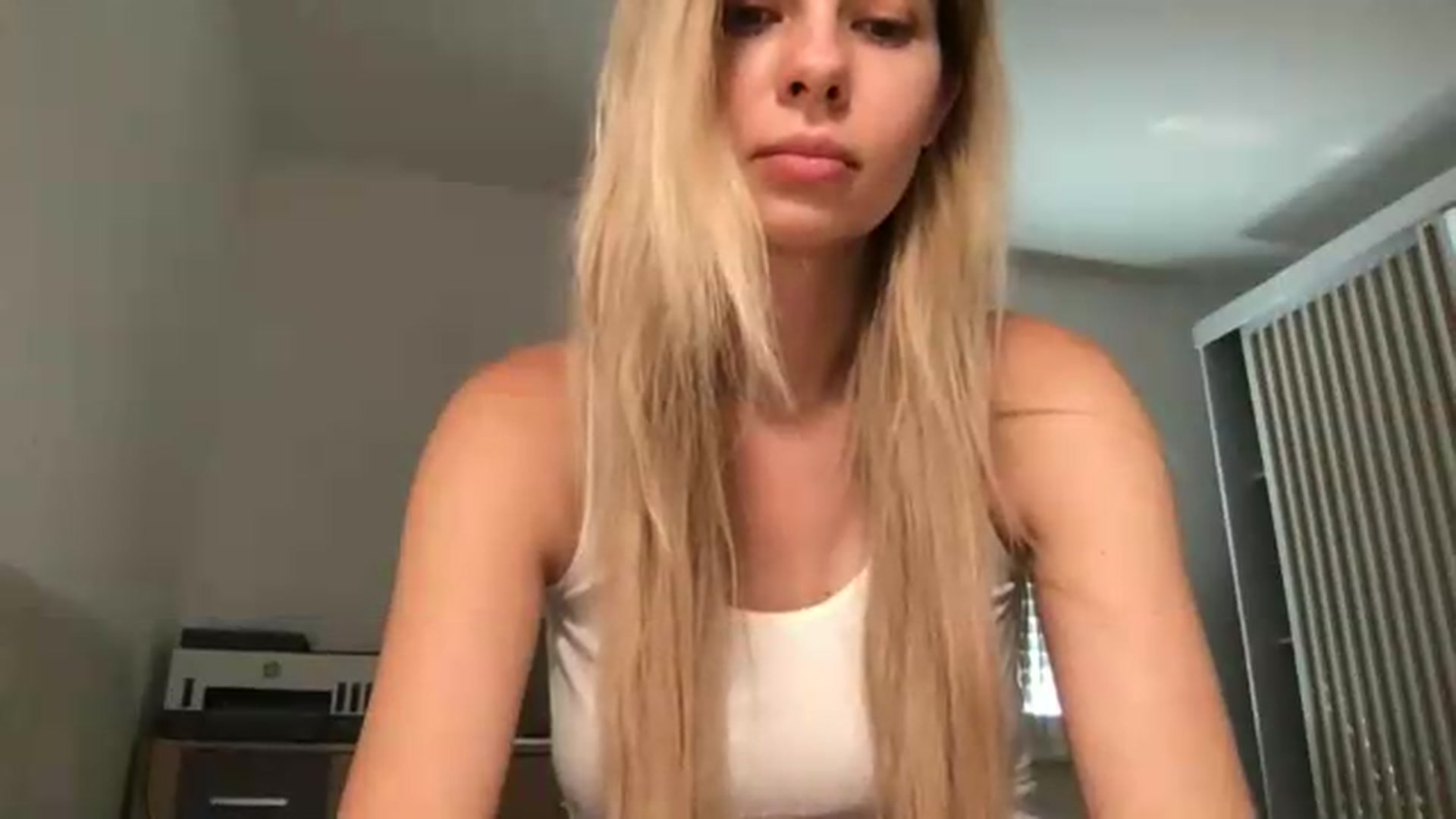 Gallery image thumbnail from neverinmylife's myfreecams stream on, 07/21/2026, 08:33 image 9 of 20