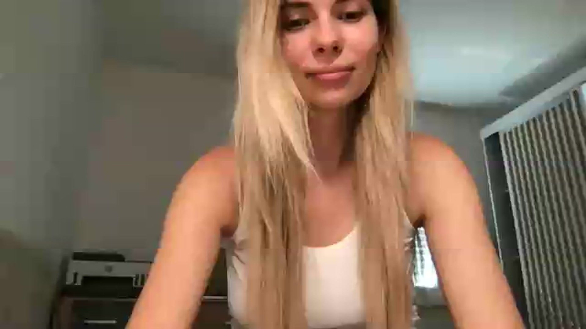 Gallery image thumbnail from neverinmylife's myfreecams stream on, 07/21/2026, 08:33 image 10 of 20