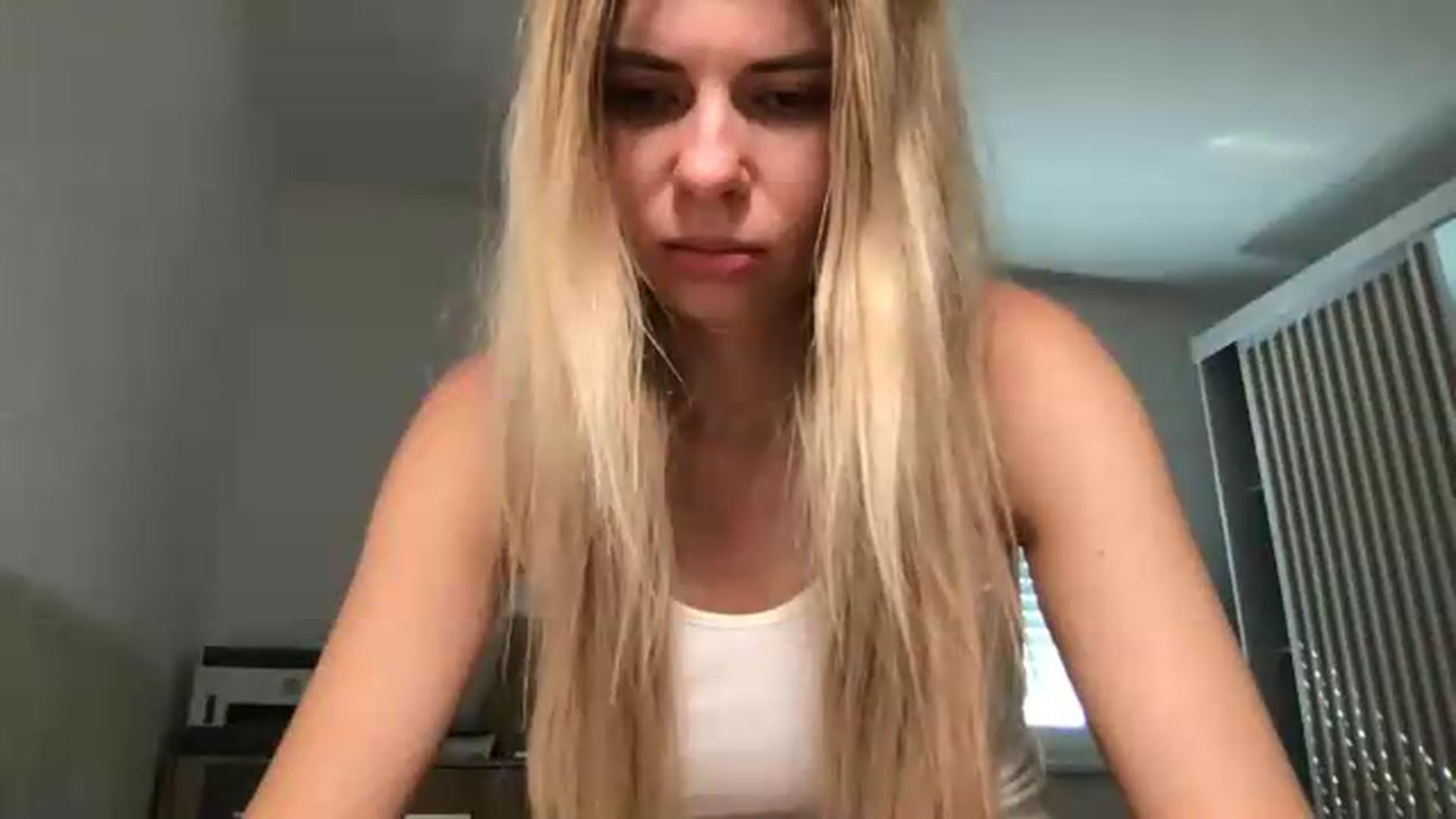 Gallery image thumbnail from neverinmylife's myfreecams stream on, 07/21/2026, 08:33 image 2 of 20