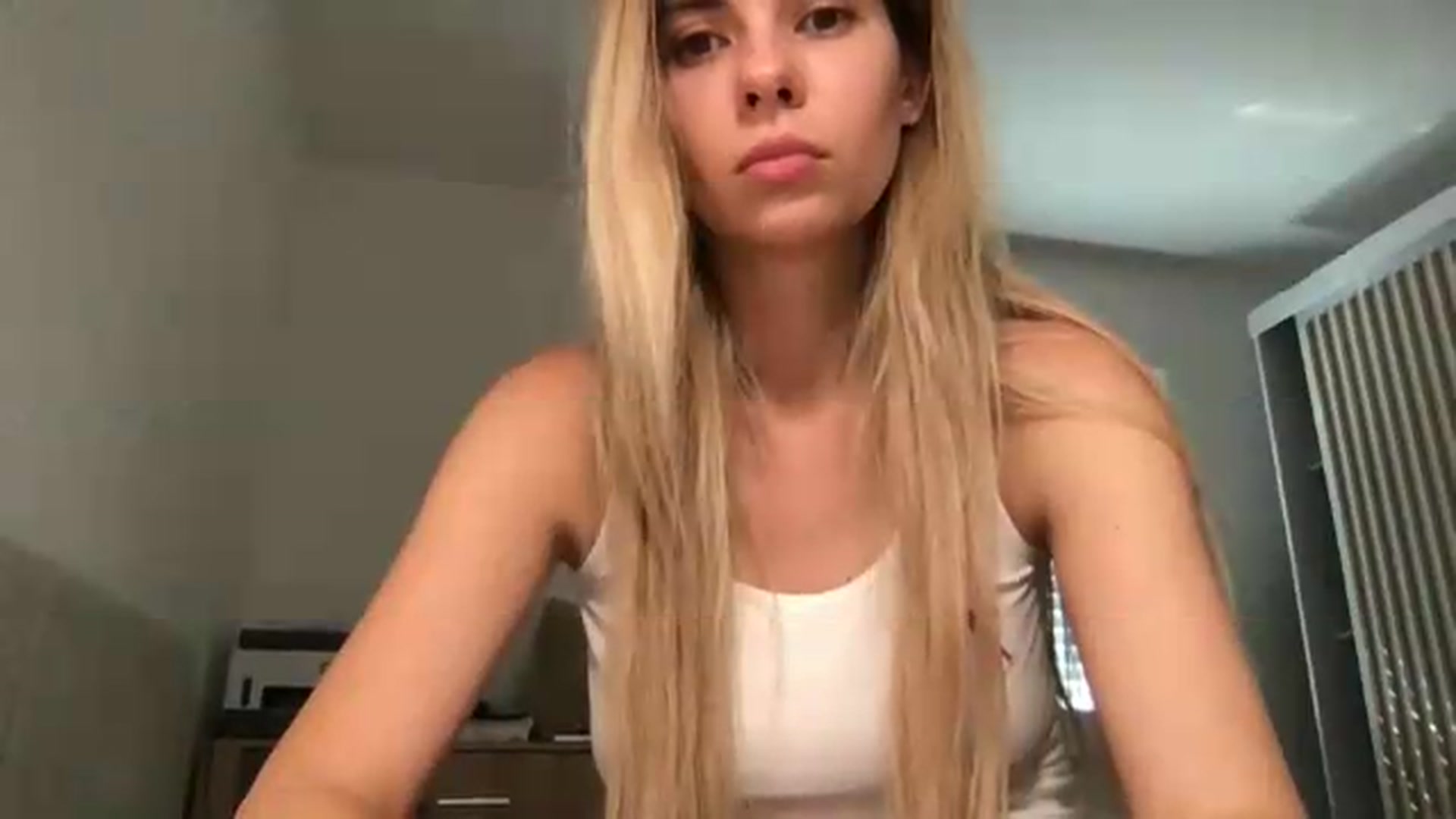 Gallery image thumbnail from neverinmylife's myfreecams stream on, 07/21/2026, 08:33 image 5 of 20