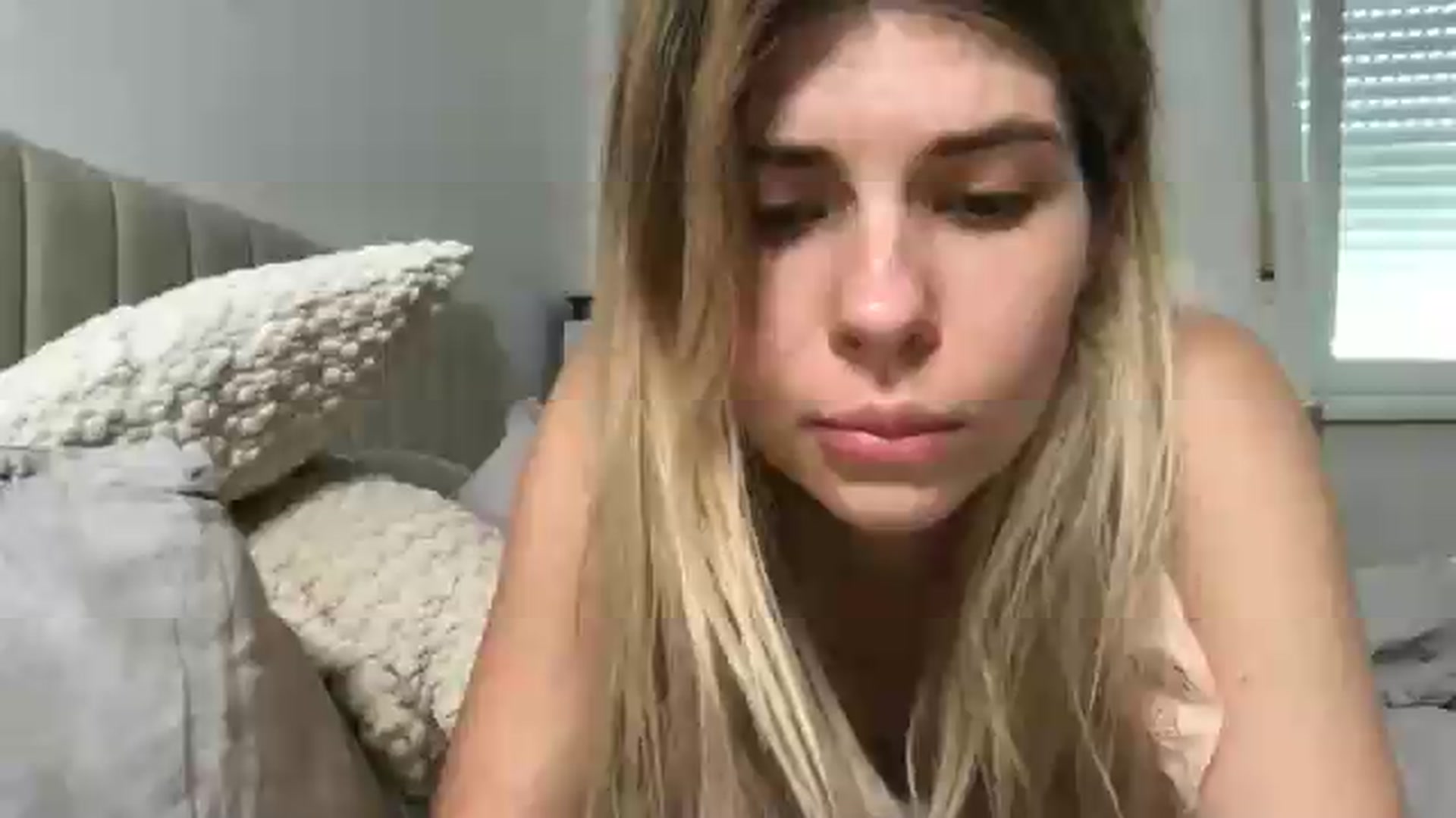 Gallery image thumbnail from neverinmylife's myfreecams stream on, 07/29/2026, 10:33 image 1 of 20