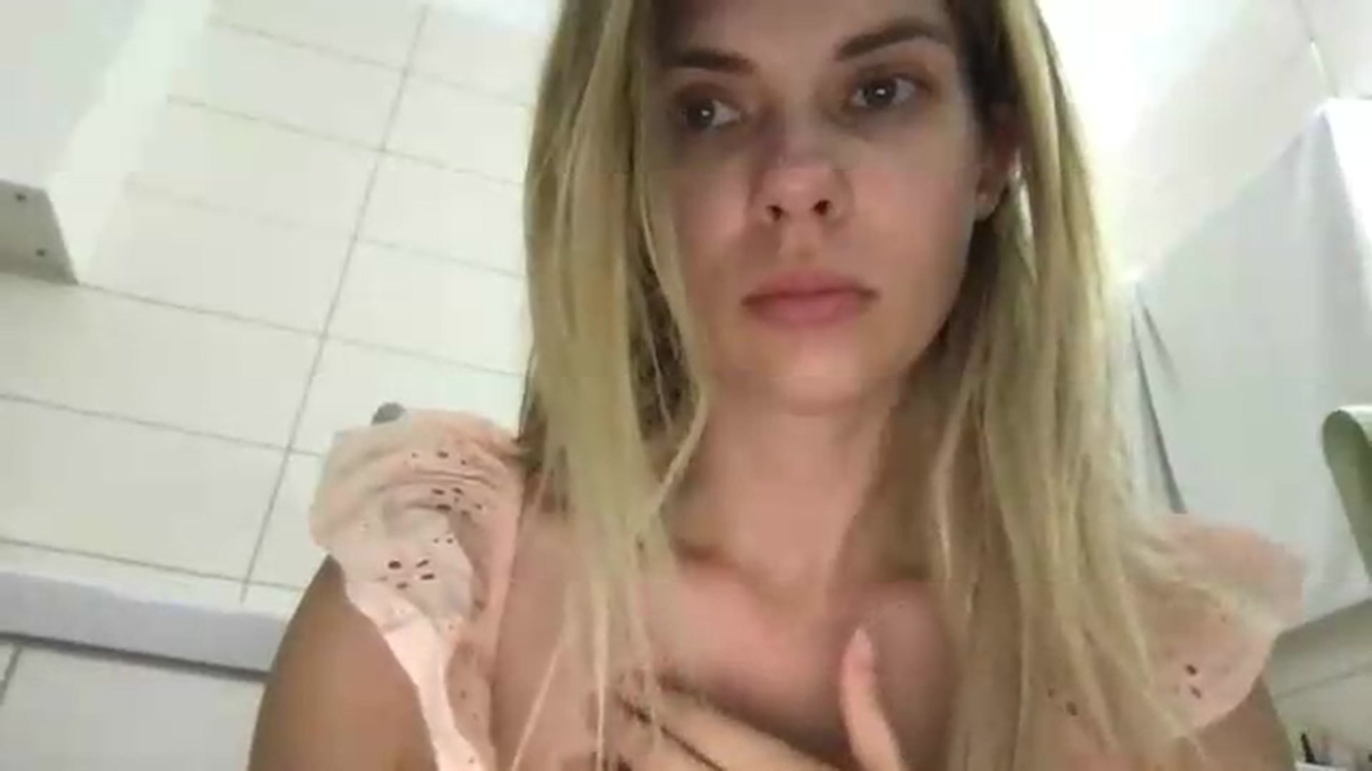 Gallery image thumbnail from neverinmylife's myfreecams stream on, 07/29/2026, 13:35 image 6 of 20