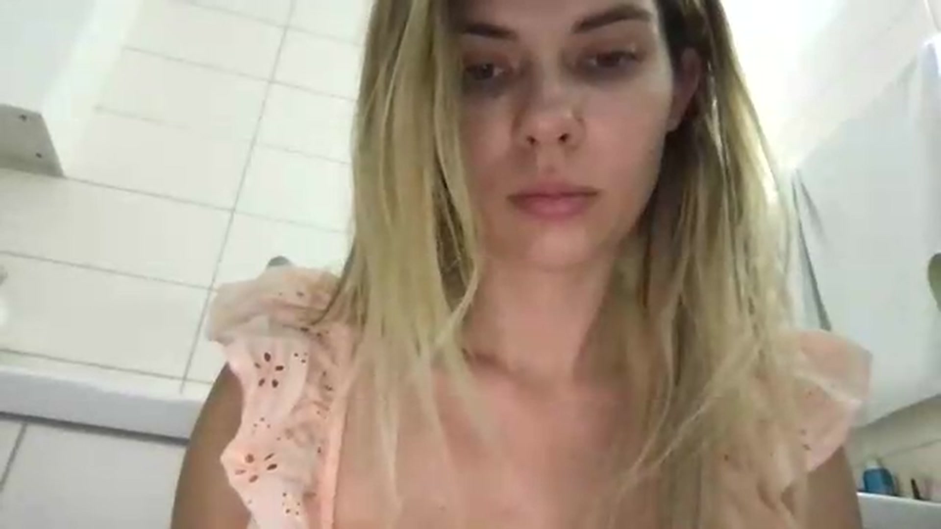 Gallery image thumbnail from neverinmylife's myfreecams stream on, 07/29/2026, 13:35 image 9 of 20