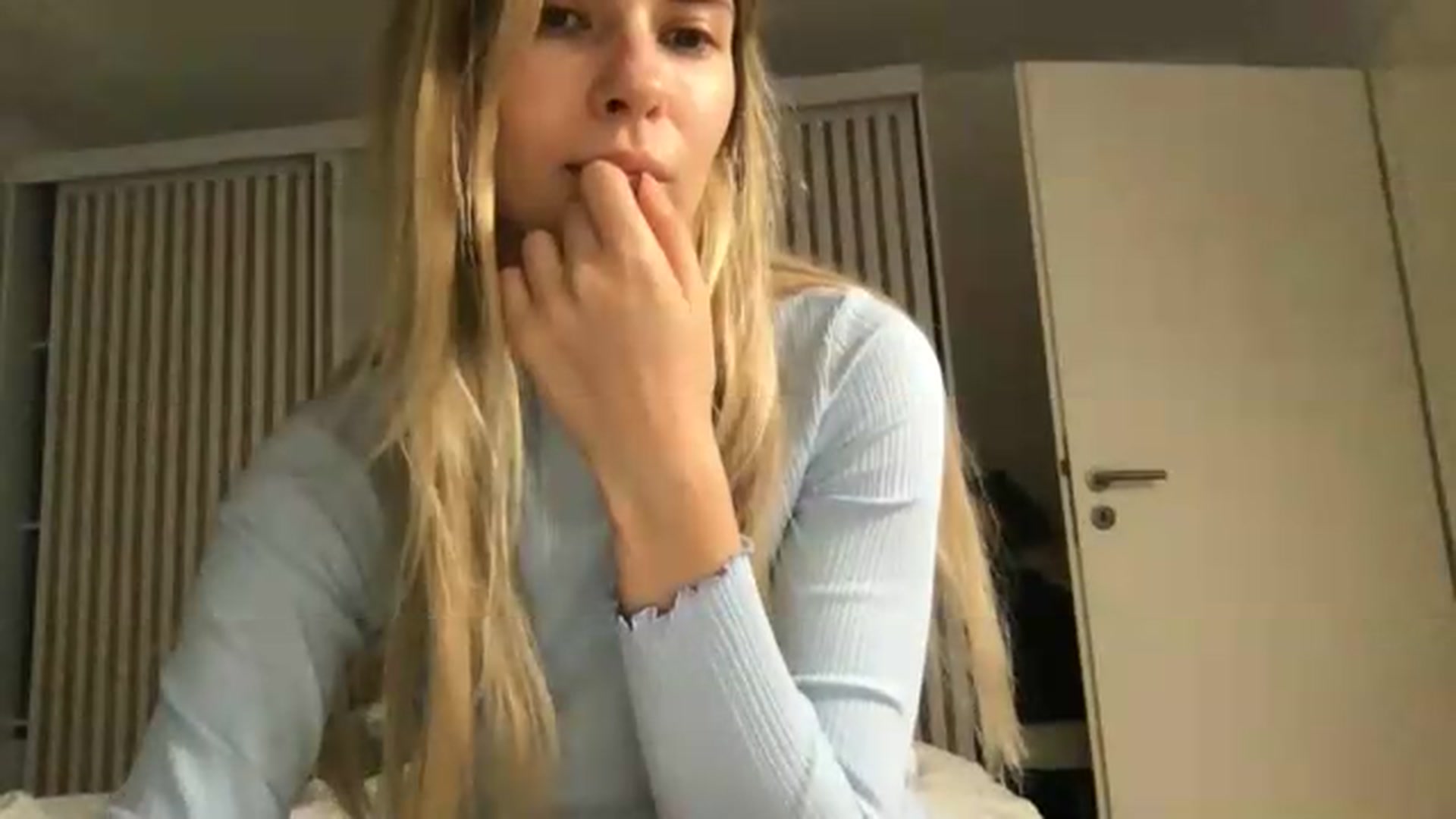 Gallery image thumbnail from neverinmylife's myfreecams stream on, 07/30/2026, 10:39 image 7 of 20
