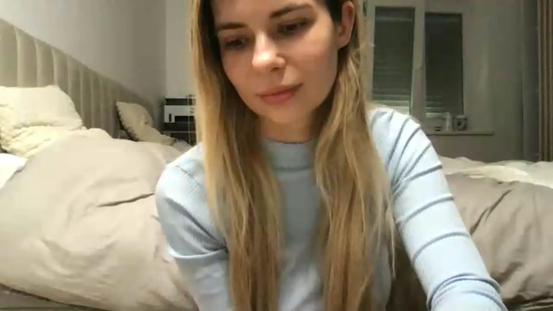 Gallery image thumbnail from neverinmylife's myfreecams stream on, 07/30/2026, 10:39 image 17 of 20