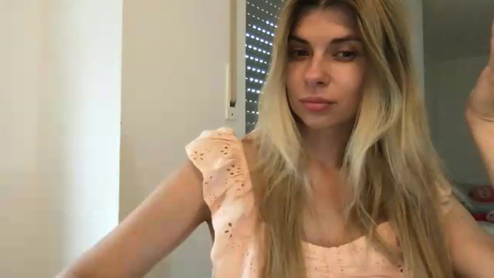 Gallery image thumbnail from neverinmylife's myfreecams stream on, 07/31/2026, 17:46 image 6 of 20