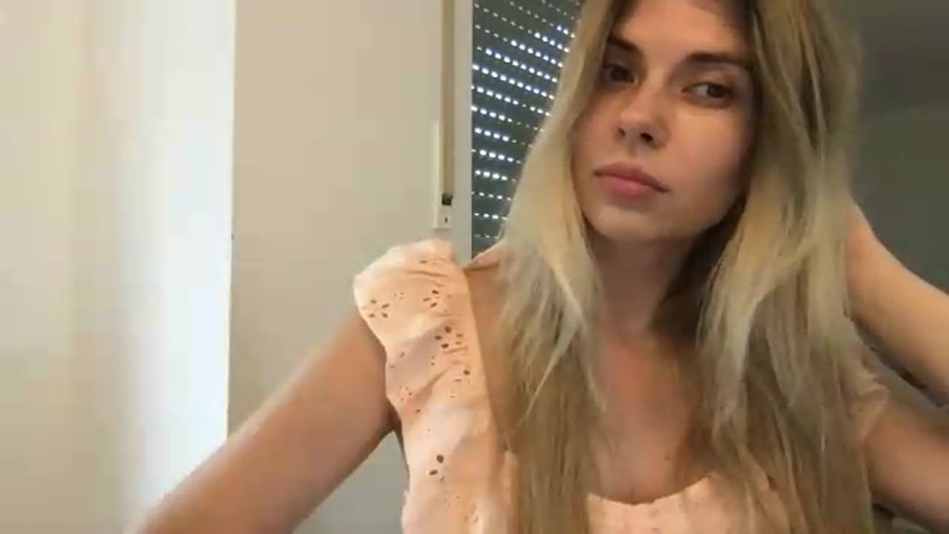 Gallery image thumbnail from neverinmylife's myfreecams stream on, 07/31/2026, 17:46 image 9 of 20