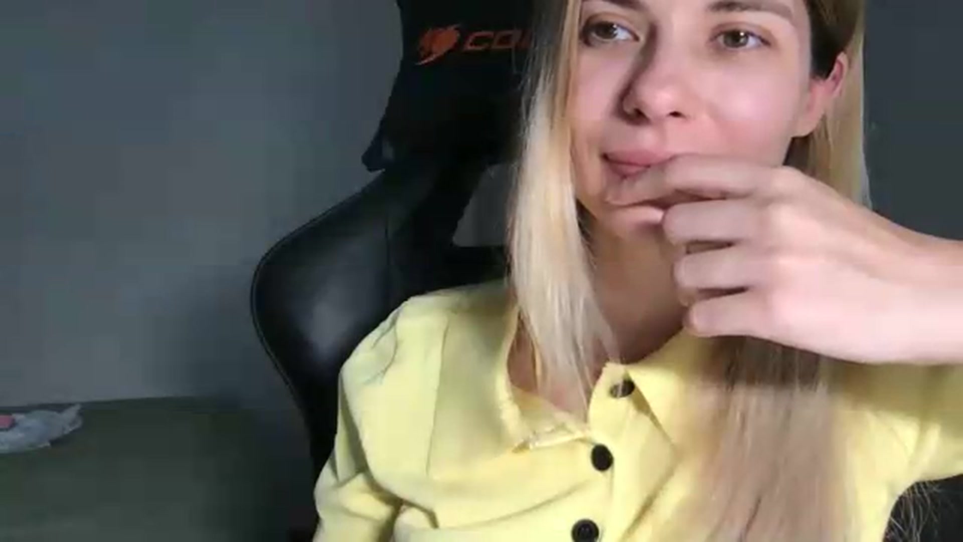 Gallery image thumbnail from neverinmylife's myfreecams stream on, 08/03/2026, 12:20 image 2 of 20