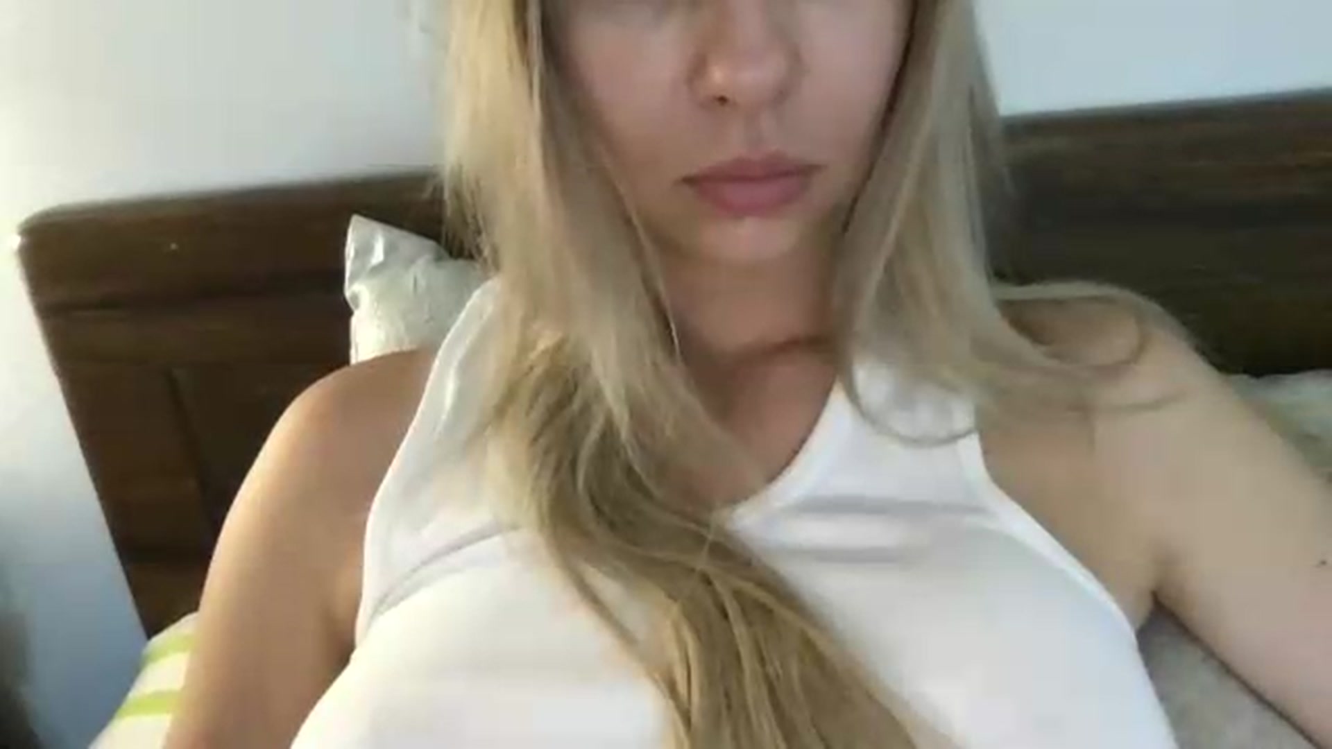 Gallery image thumbnail from neverinmylife's myfreecams stream on, 08/15/2026, 10:54 image 2 of 20