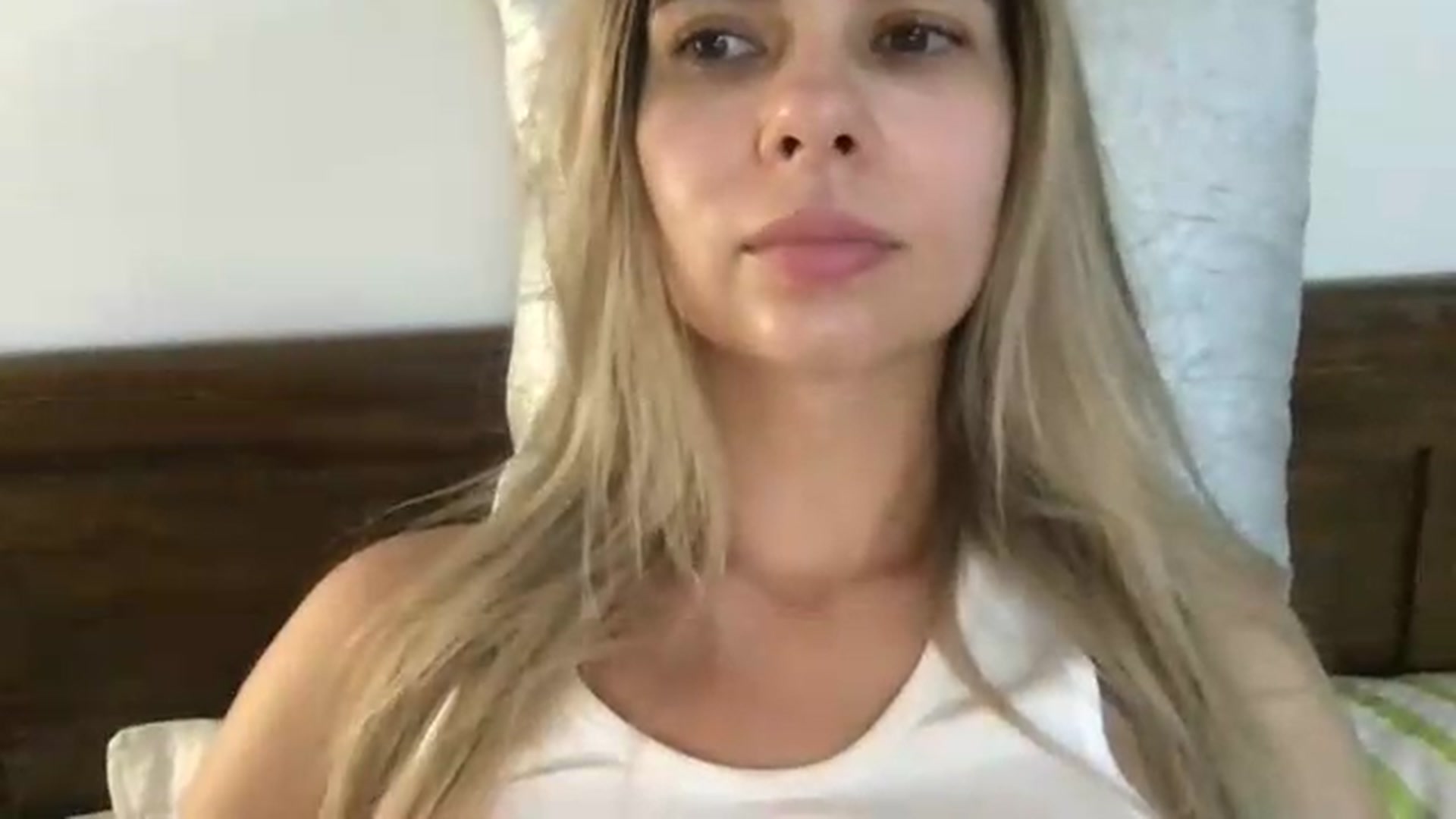 Gallery image thumbnail from neverinmylife's myfreecams stream on, 08/15/2026, 11:10 image 13 of 20