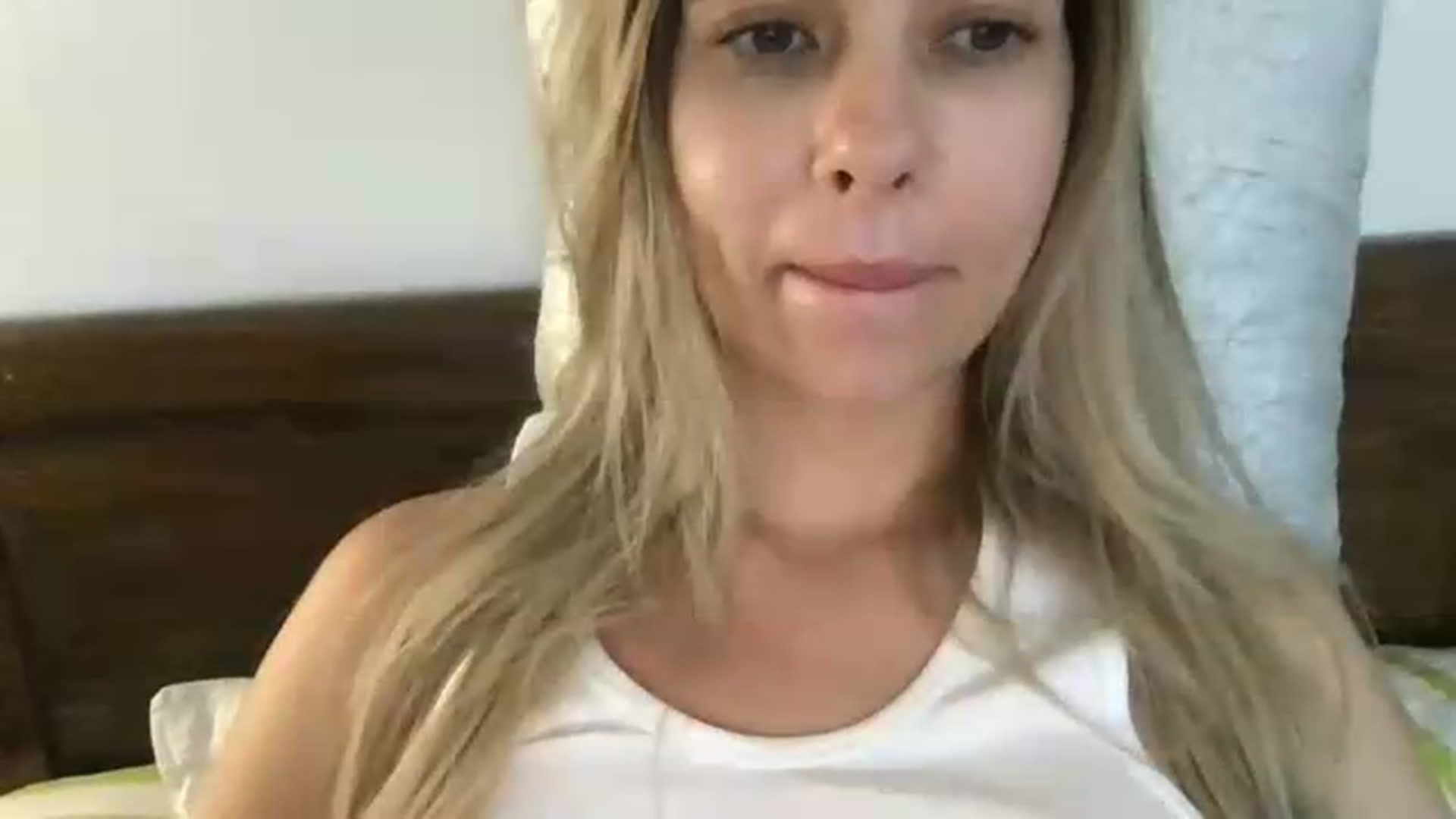 Gallery image thumbnail from neverinmylife's myfreecams stream on, 08/15/2026, 11:10 image 4 of 20
