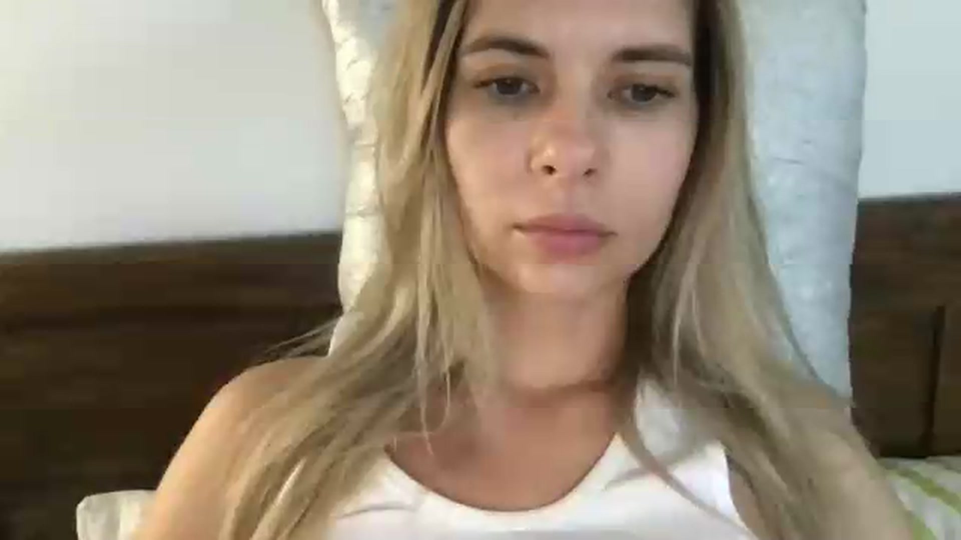 Gallery image thumbnail from neverinmylife's myfreecams stream on, 08/15/2026, 11:10 image 11 of 20
