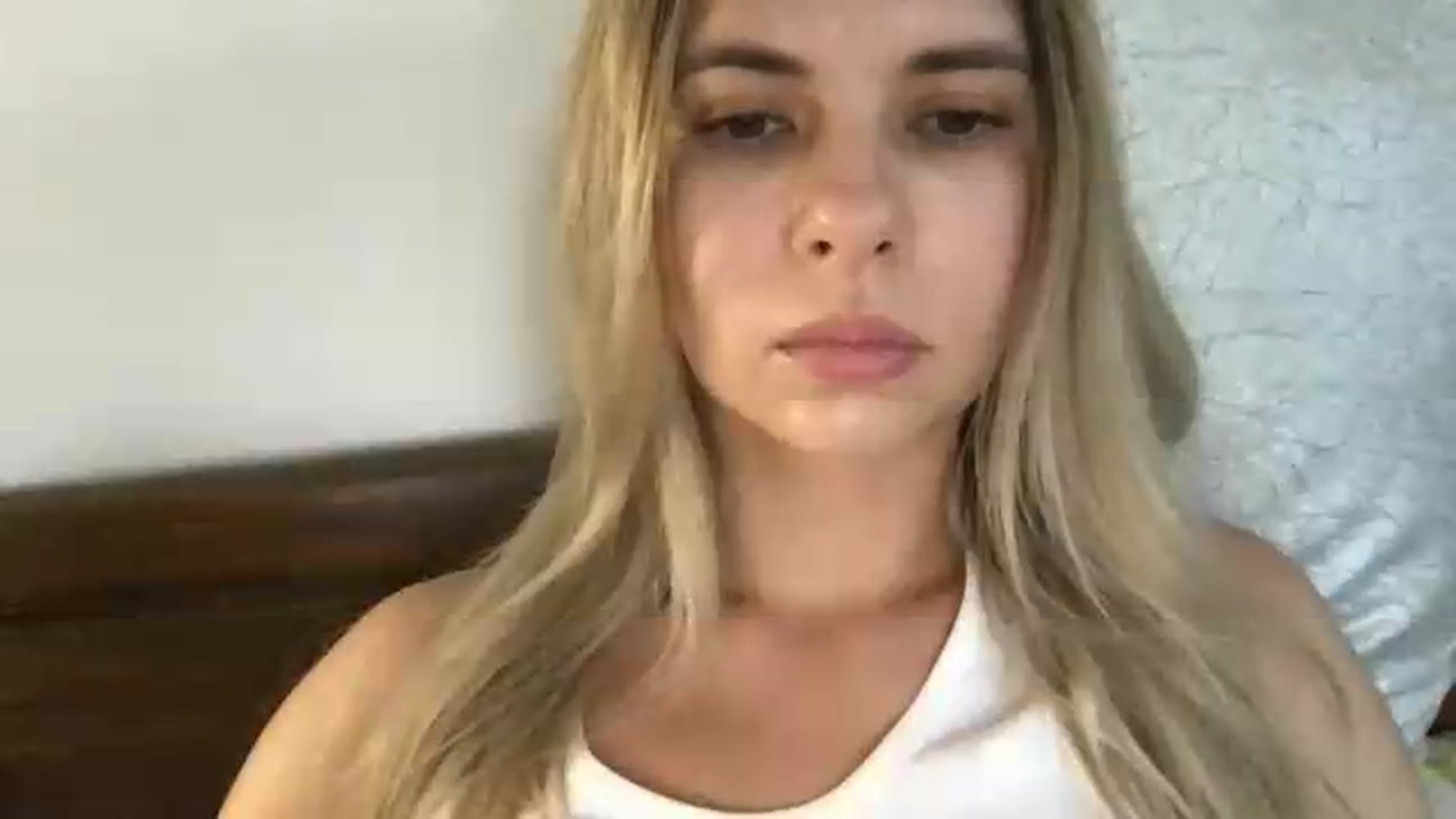 Gallery image thumbnail from neverinmylife's myfreecams stream on, 08/15/2026, 12:19 image 15 of 20