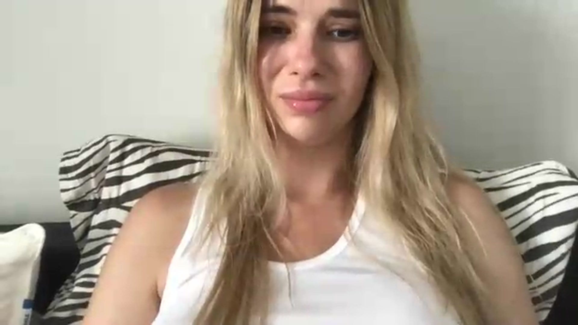 Gallery image thumbnail from neverinmylife's myfreecams stream on, 08/19/2026, 13:40 image 19 of 20