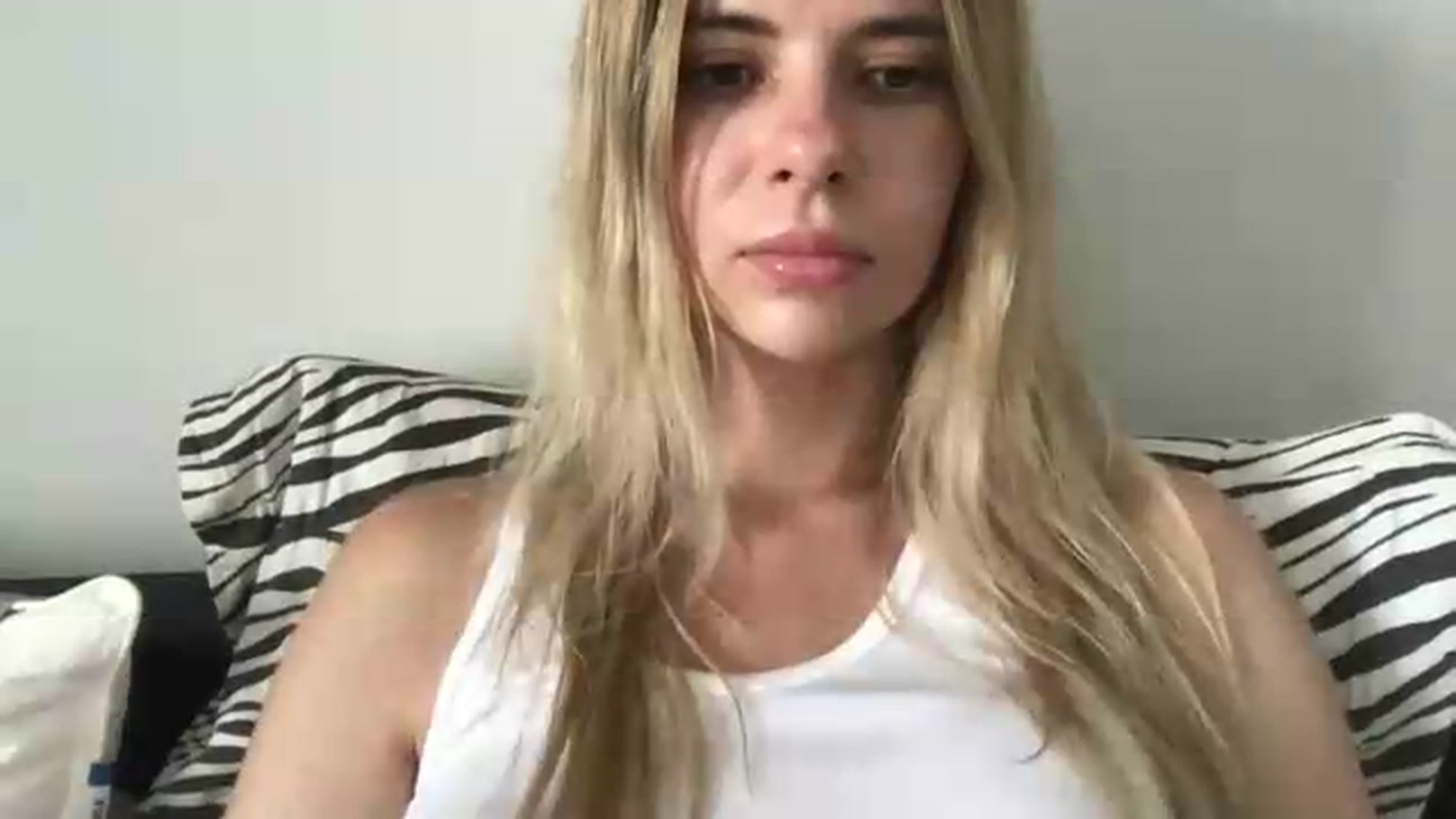 Gallery image thumbnail from neverinmylife's myfreecams stream on, 08/19/2026, 13:40 image 15 of 20