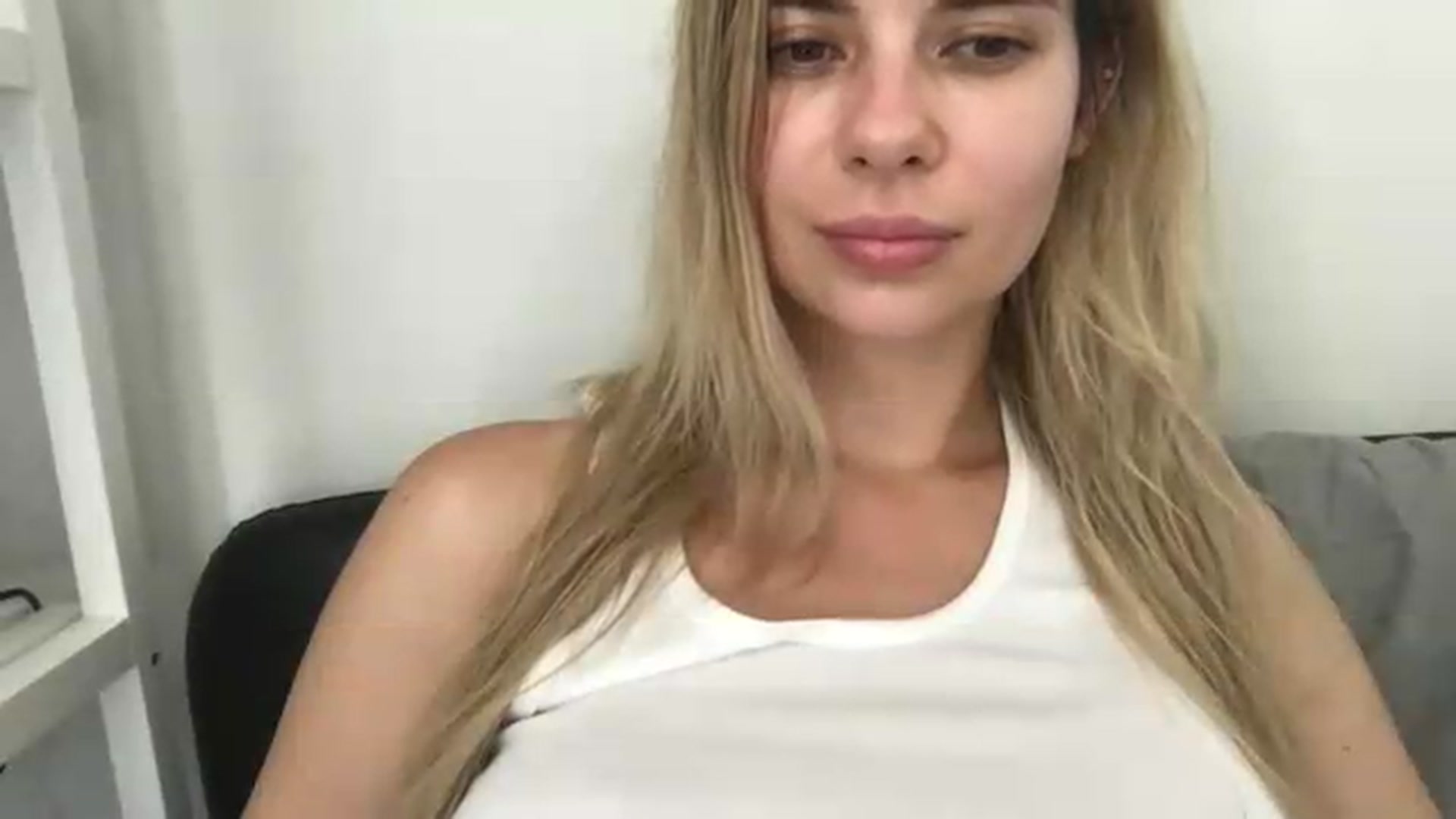 Gallery image thumbnail from neverinmylife's myfreecams stream on, 08/19/2026, 15:12 image 11 of 20