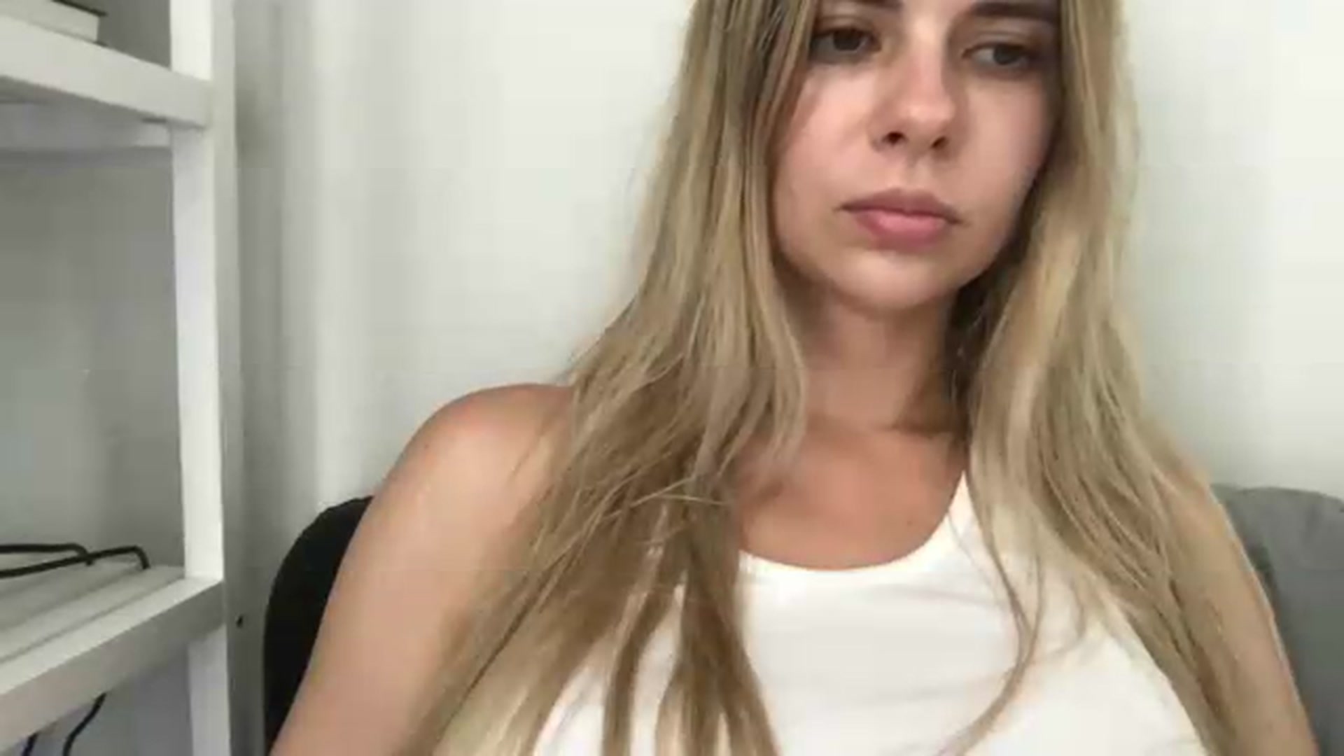 Gallery image thumbnail from neverinmylife's myfreecams stream on, 08/19/2026, 15:12 image 3 of 20