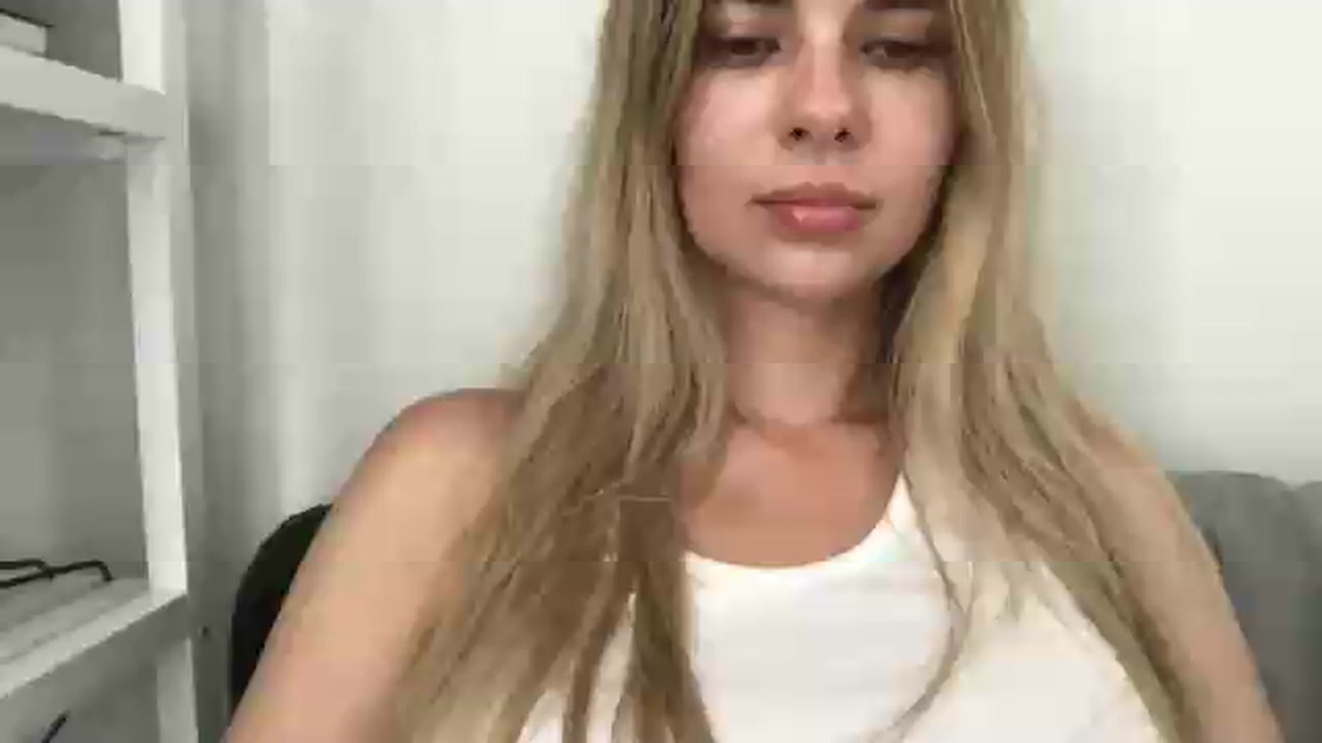 Gallery image thumbnail from neverinmylife's myfreecams stream on, 08/19/2026, 15:12 image 1 of 20