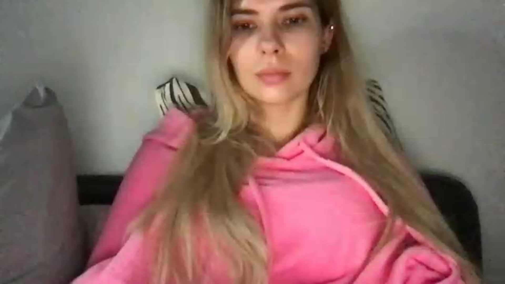 Gallery image thumbnail from neverinmylife's myfreecams stream on, 08/23/2026, 12:12 image 10 of 20