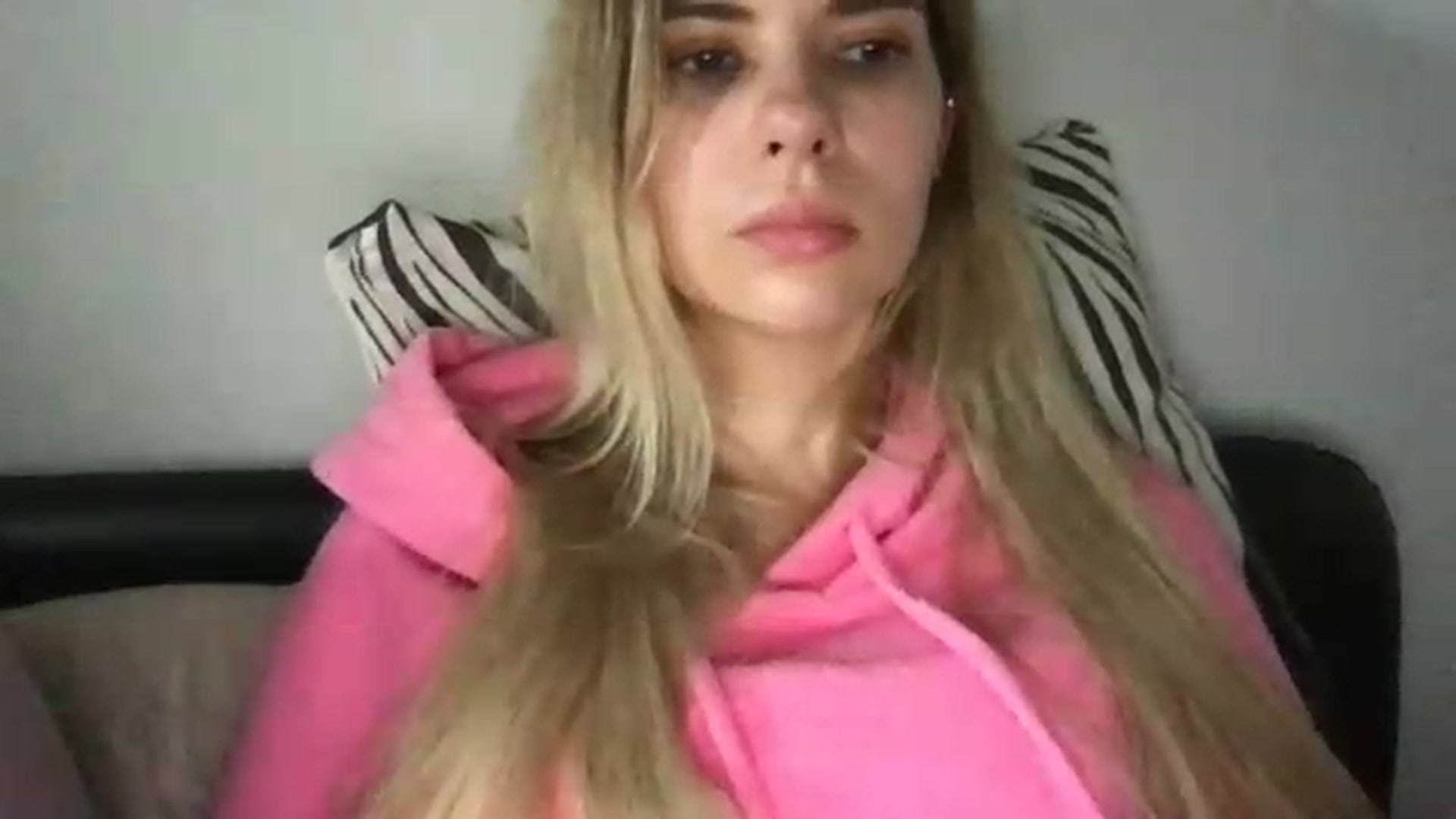 Gallery image thumbnail from neverinmylife's myfreecams stream on, 08/23/2026, 12:38 image 2 of 20