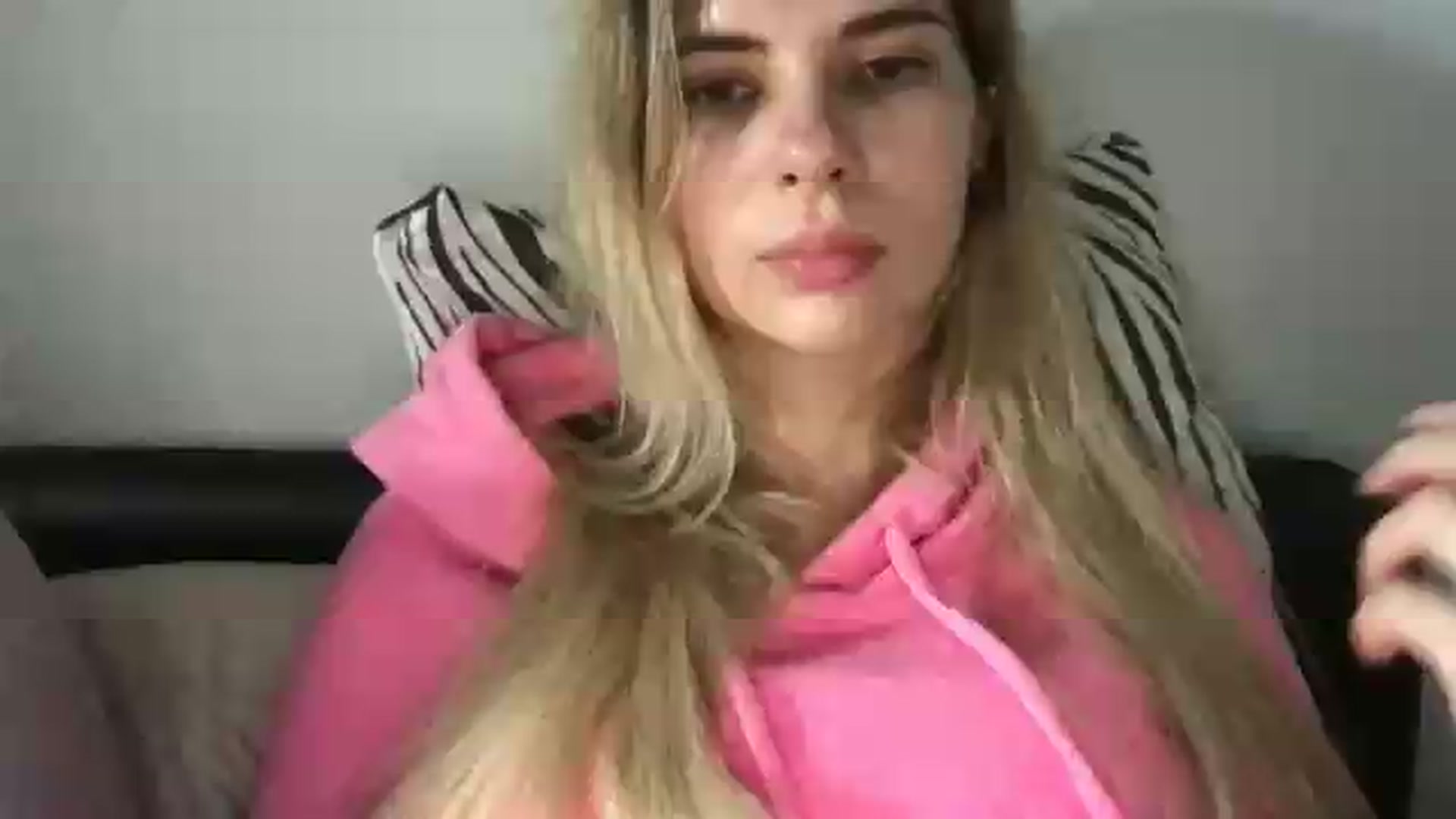 Gallery image thumbnail from neverinmylife's myfreecams stream on, 08/23/2026, 12:38 image 9 of 20