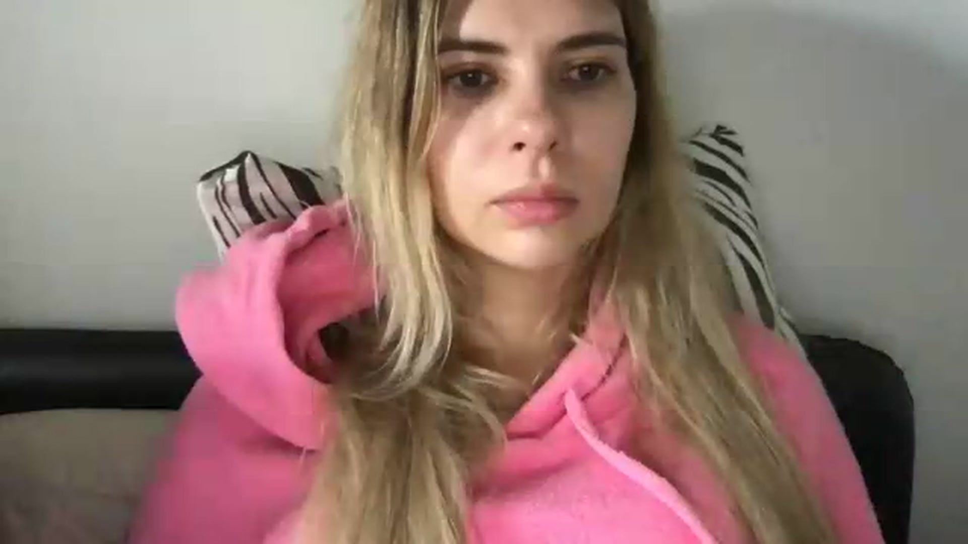 Gallery image thumbnail from neverinmylife's myfreecams stream on, 08/23/2026, 12:38 image 17 of 20