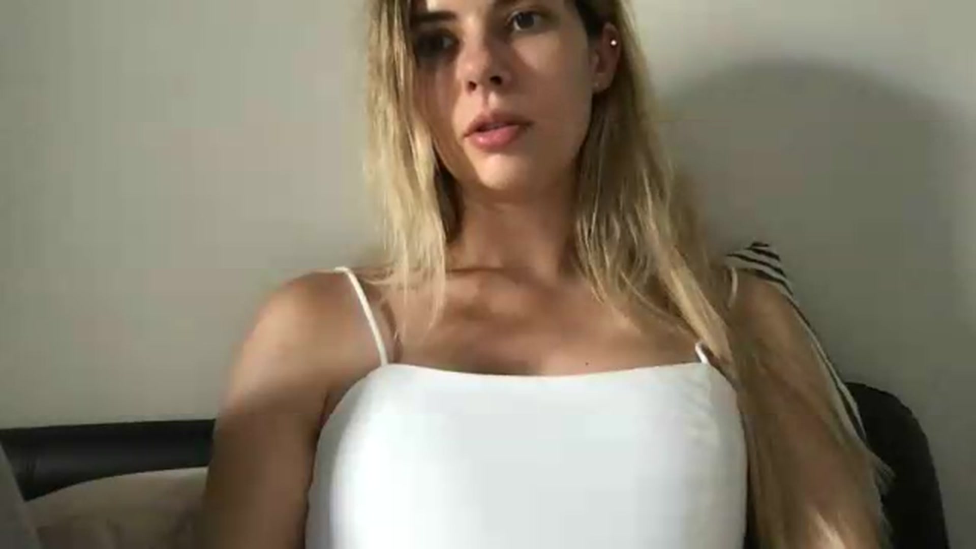 Gallery image thumbnail from neverinmylife's myfreecams stream on, 08/23/2026, 13:34 image 19 of 20