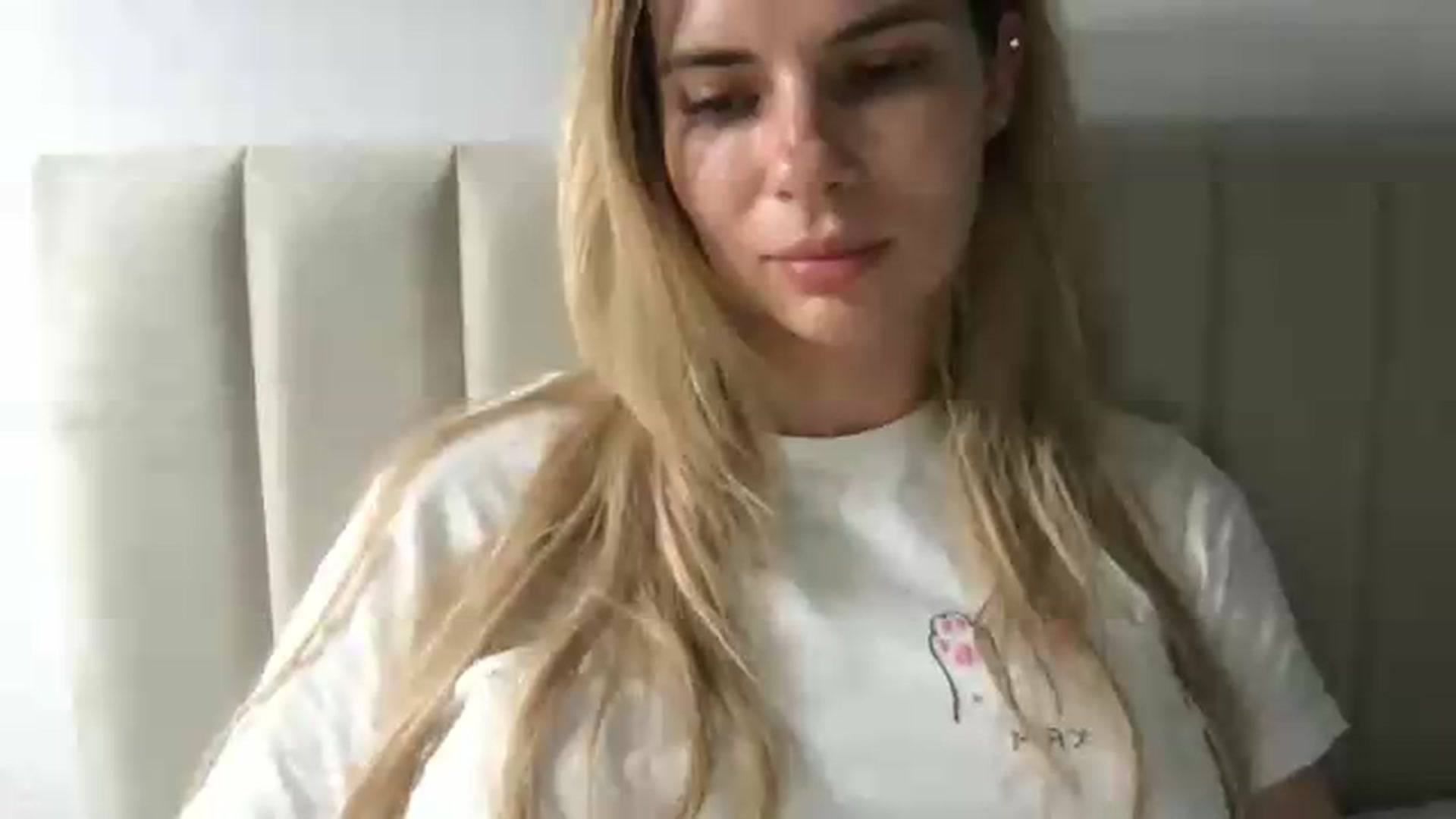 Gallery image thumbnail from neverinmylife's myfreecams stream on, 08/31/2026, 15:54 image 20 of 20
