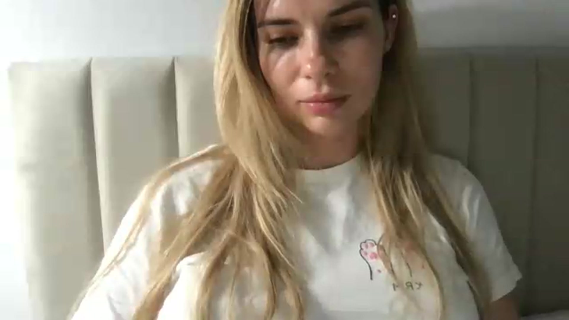 Gallery image thumbnail from neverinmylife's myfreecams stream on, 08/31/2026, 15:54 image 17 of 20