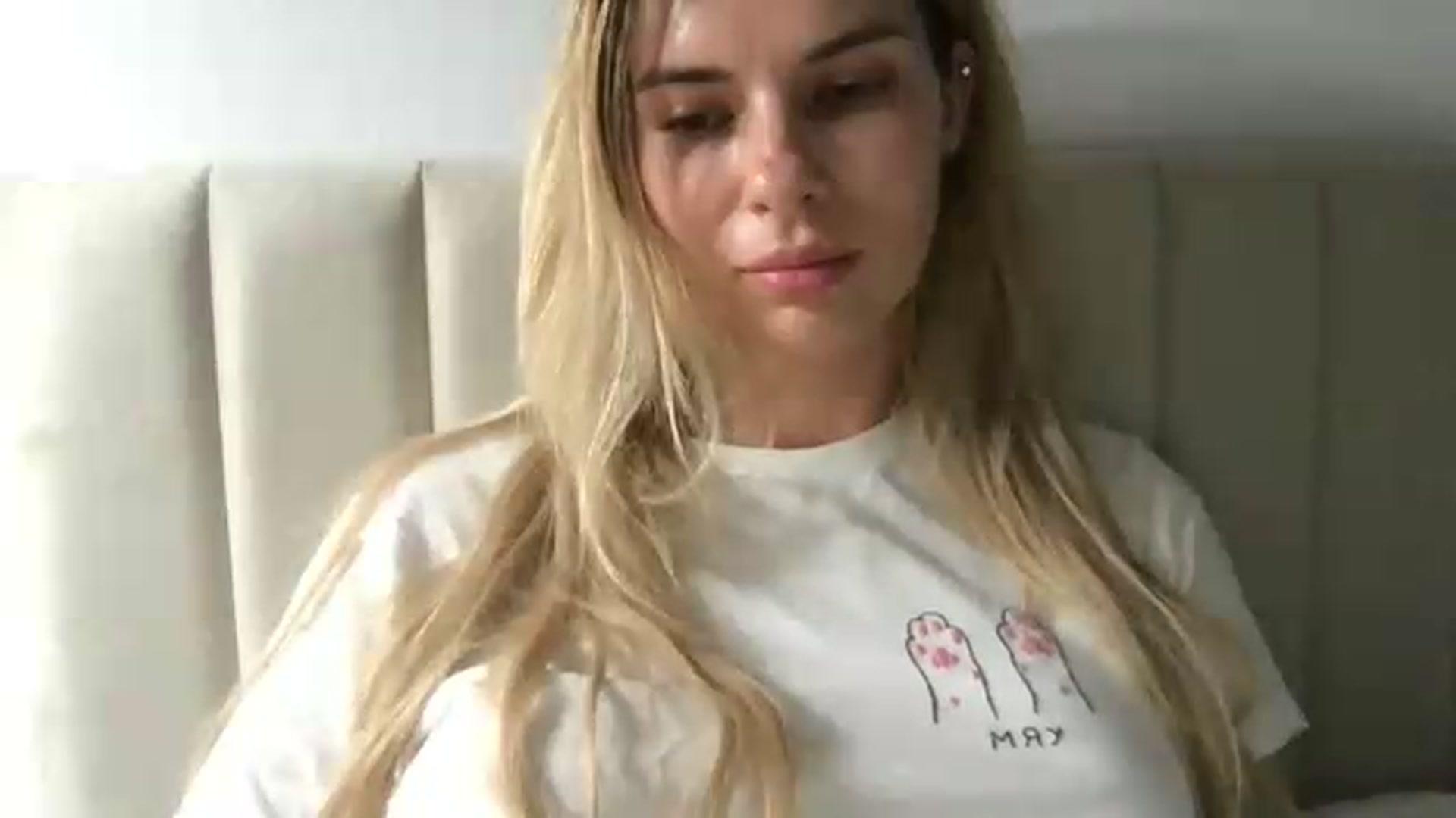 Gallery image thumbnail from neverinmylife's myfreecams stream on, 08/31/2026, 16:17 image 3 of 20