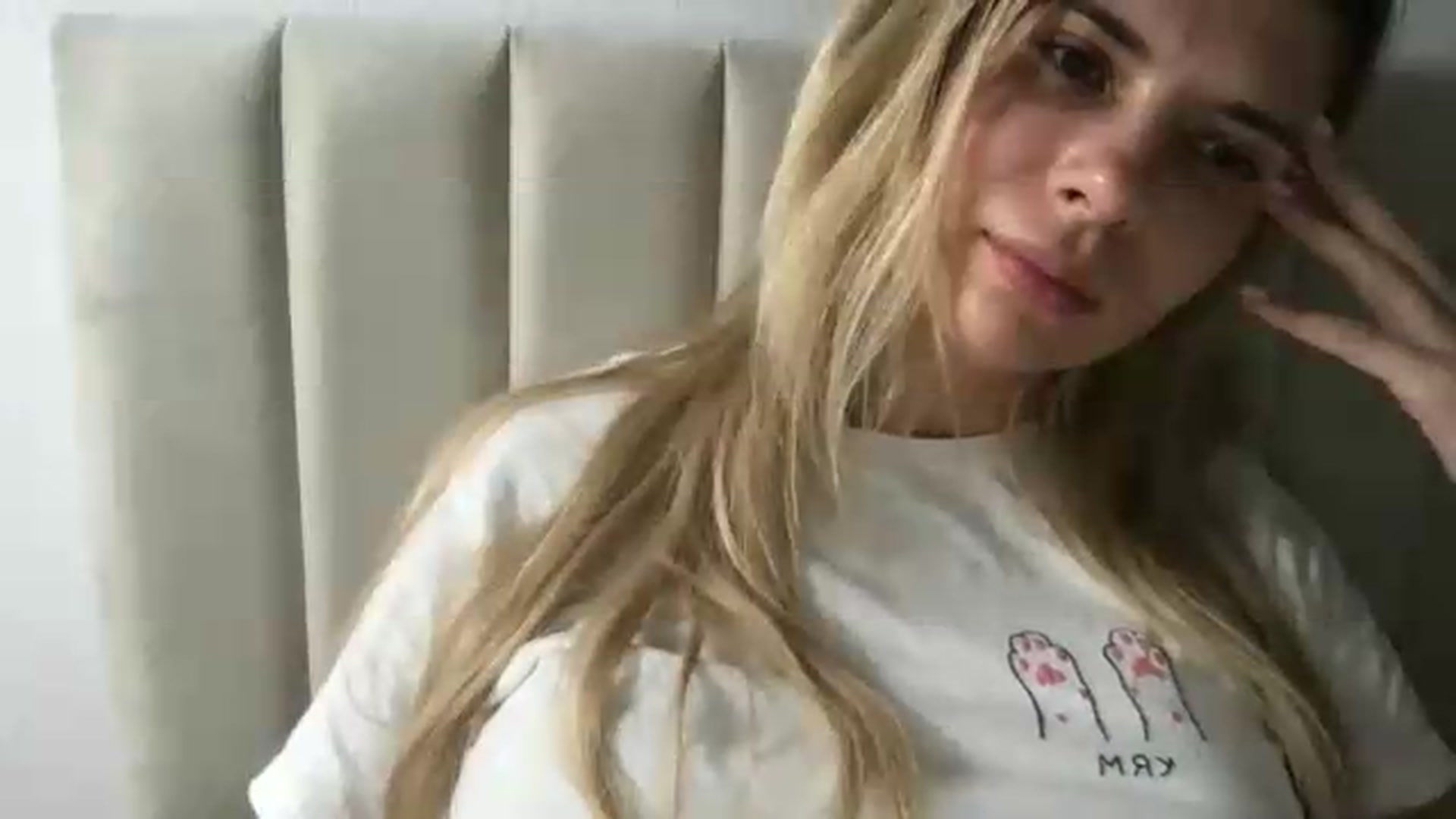 Gallery image thumbnail from neverinmylife's myfreecams stream on, 08/31/2026, 16:17 image 18 of 20