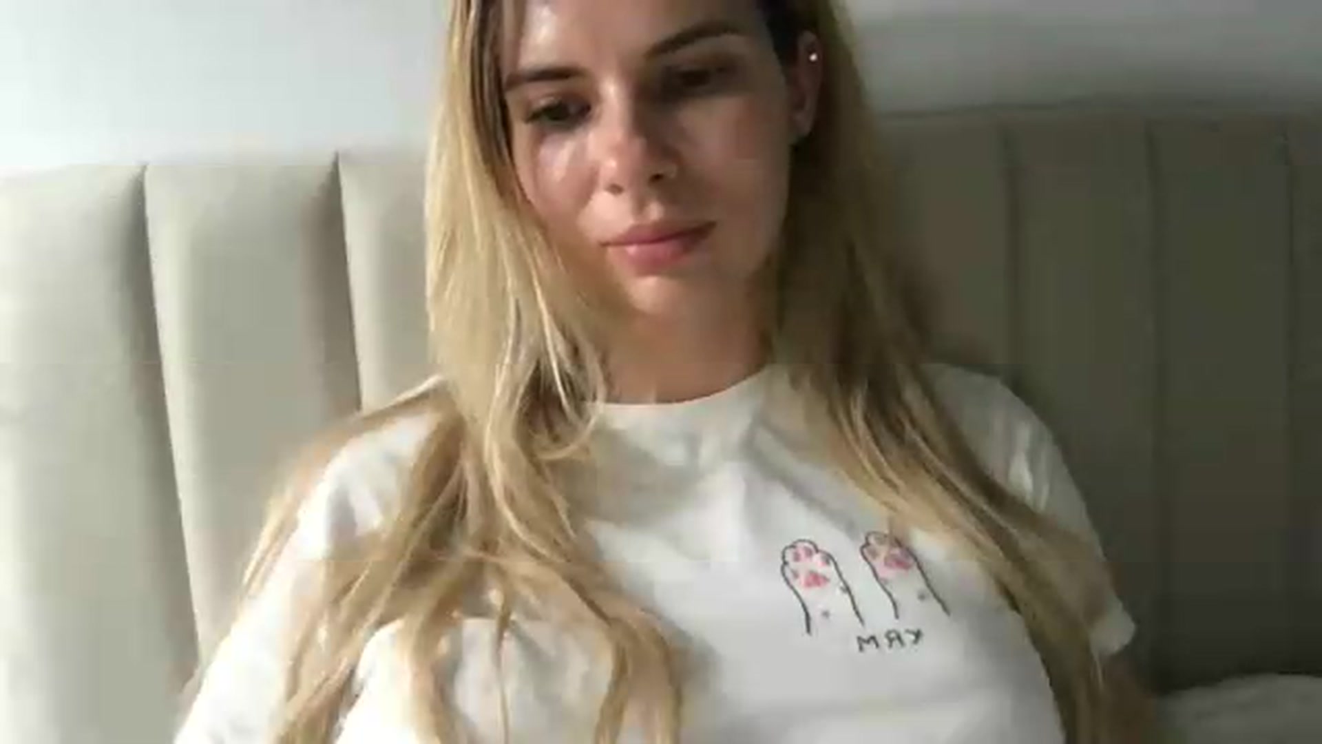 Gallery image thumbnail from neverinmylife's myfreecams stream on, 08/31/2026, 16:17 image 7 of 20
