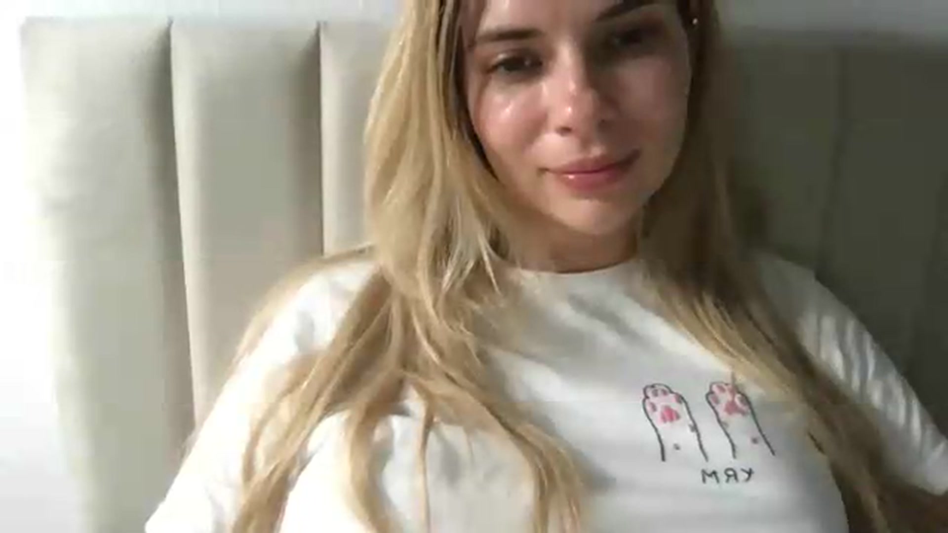 Gallery image thumbnail from neverinmylife's myfreecams stream on, 08/31/2026, 16:17 image 15 of 20