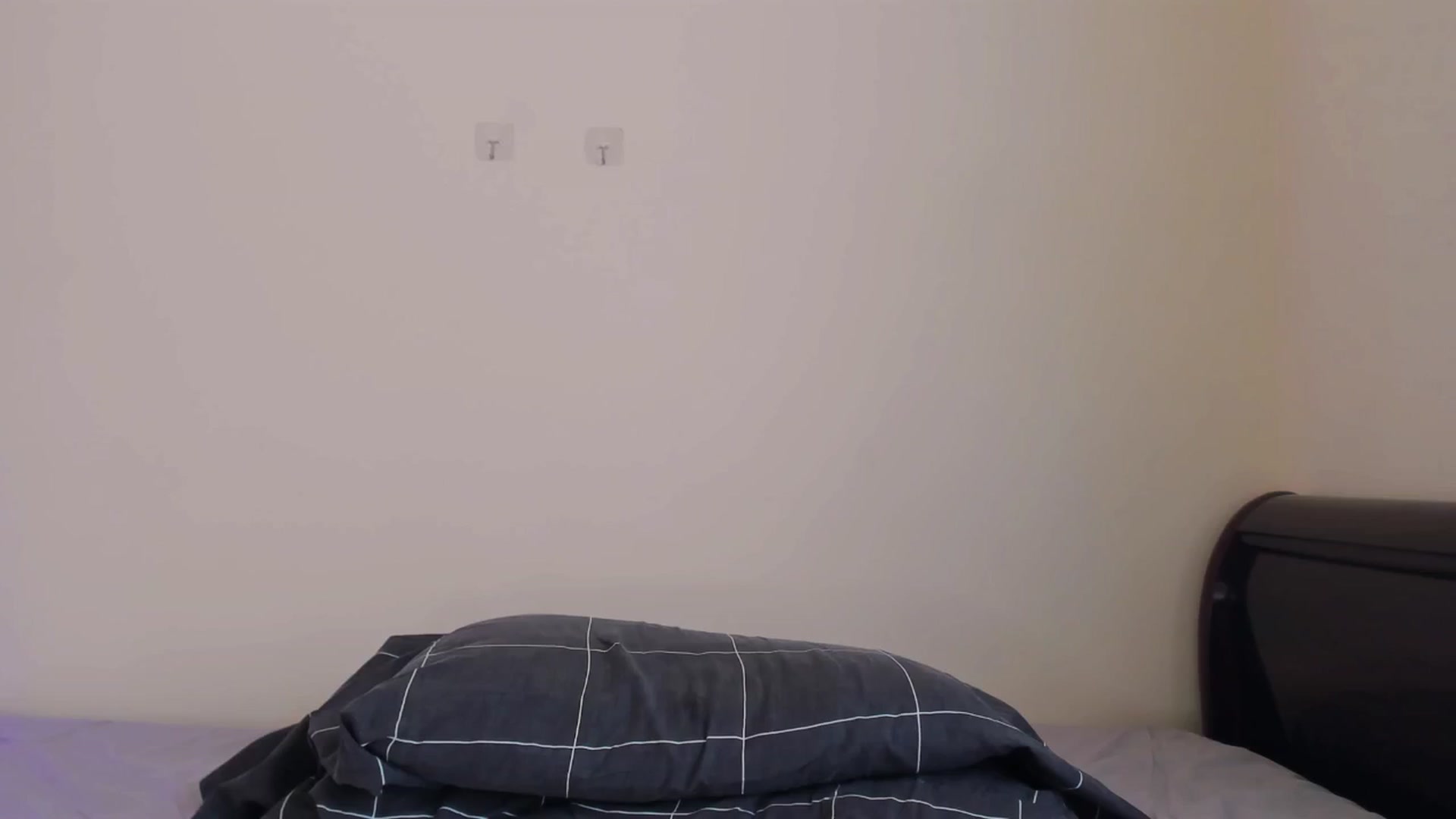 Gallery image thumbnail from new_dee's myfreecams stream on, 08/27/2024, 15:17 image 2 of 20