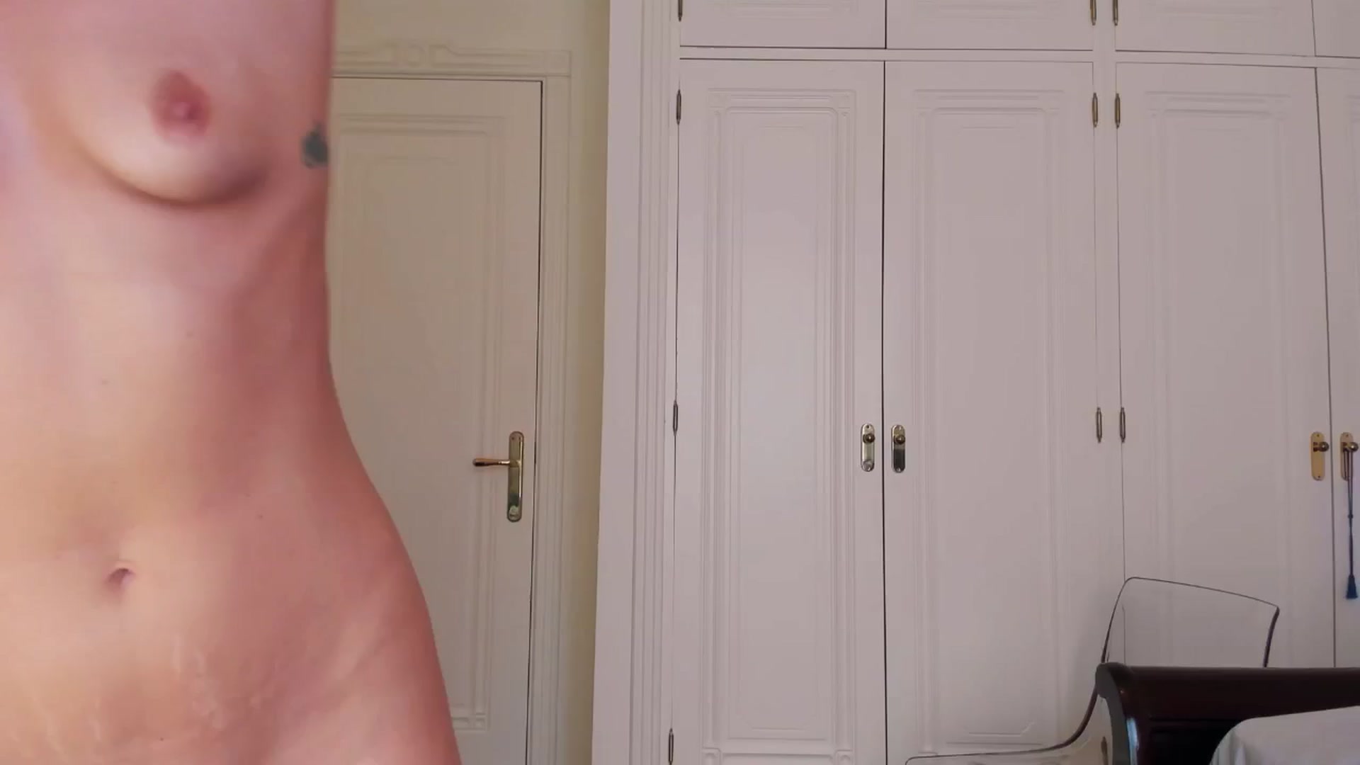 Gallery image thumbnail from new_dee's myfreecams stream on, 08/30/2024, 16:04 image 13 of 20