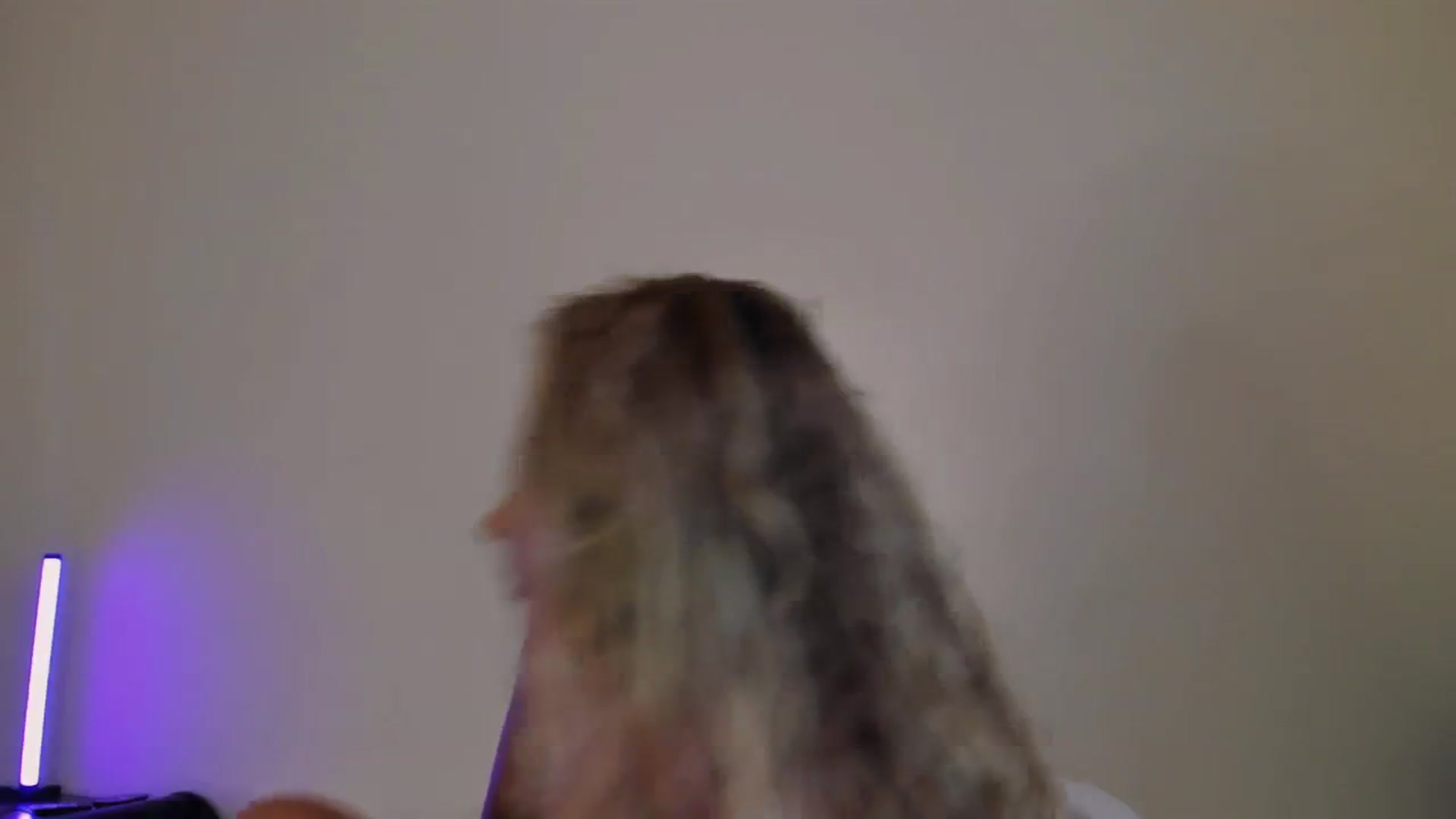 Gallery image thumbnail from new_dee's myfreecams stream on, 09/03/2024, 18:09 image 18 of 20