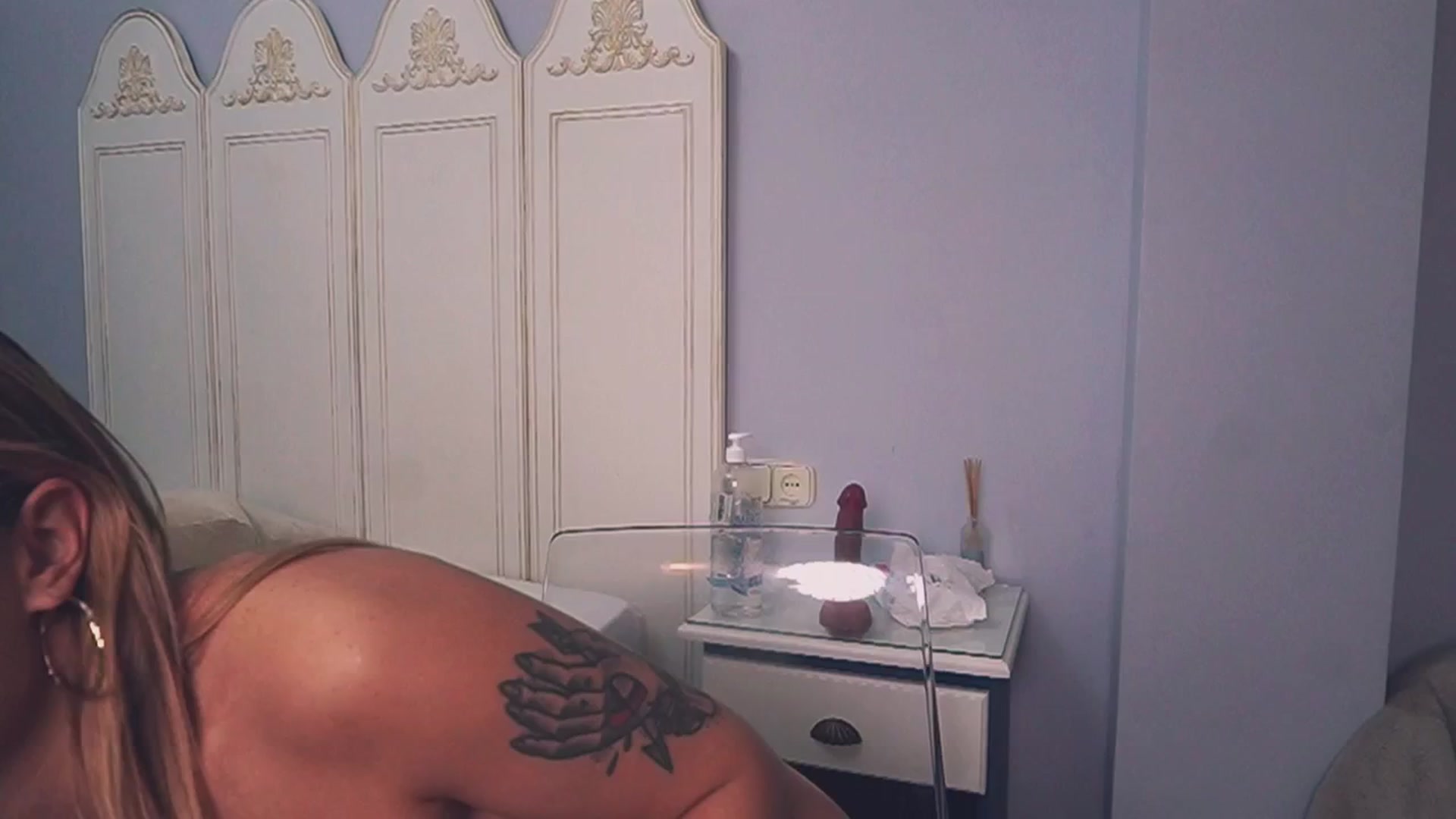Gallery image thumbnail from new_dee's myfreecams stream on, 11/28/2024, 17:25 image 5 of 20