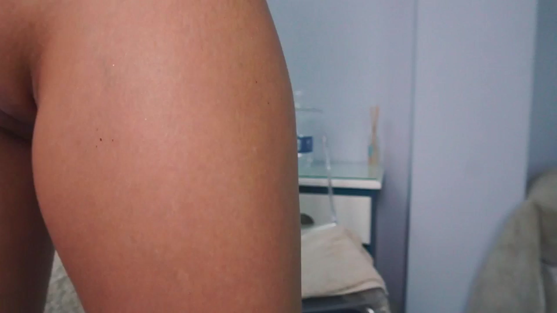 Gallery image thumbnail from new_dee's myfreecams stream on, 12/26/2024, 18:07 image 17 of 20