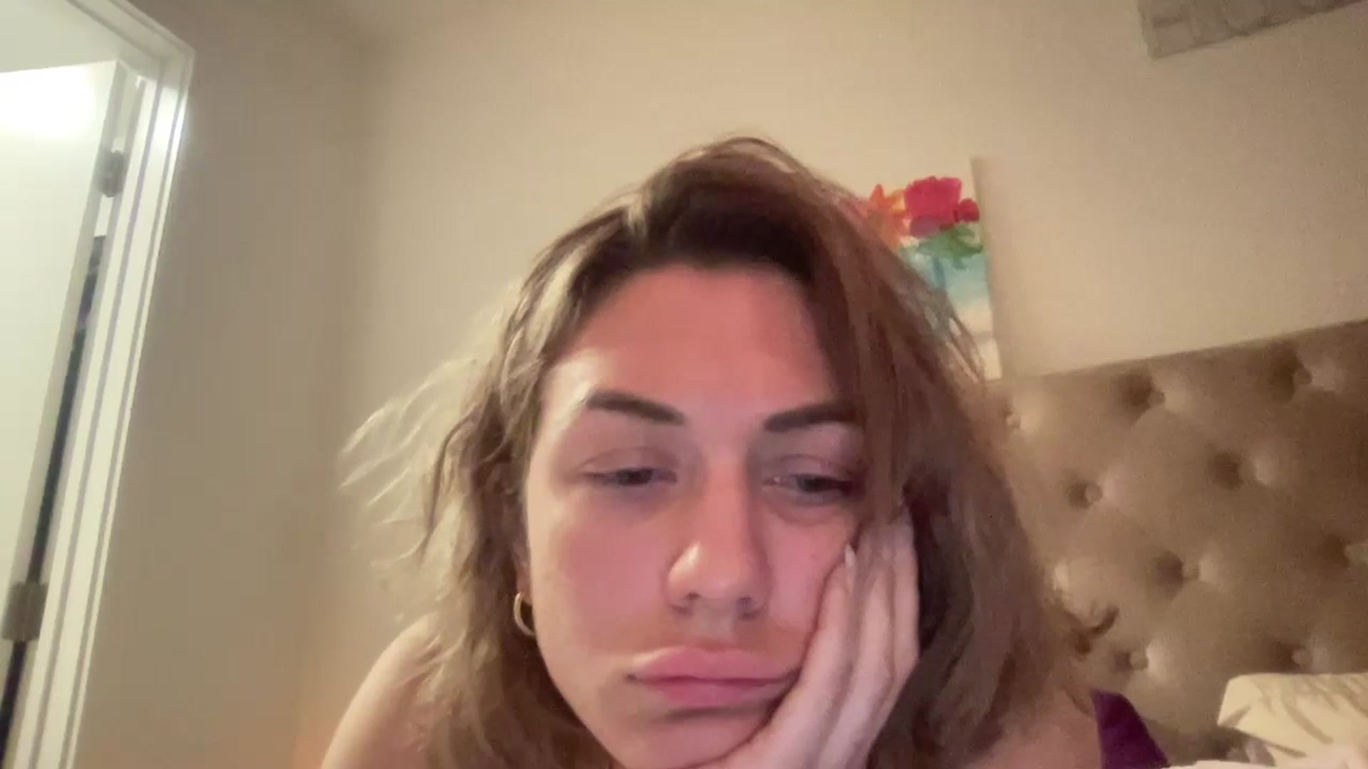 Gallery image thumbnail from newsgirly1's myfreecams stream on, 06/21/2023, 07:44 image 15 of 20