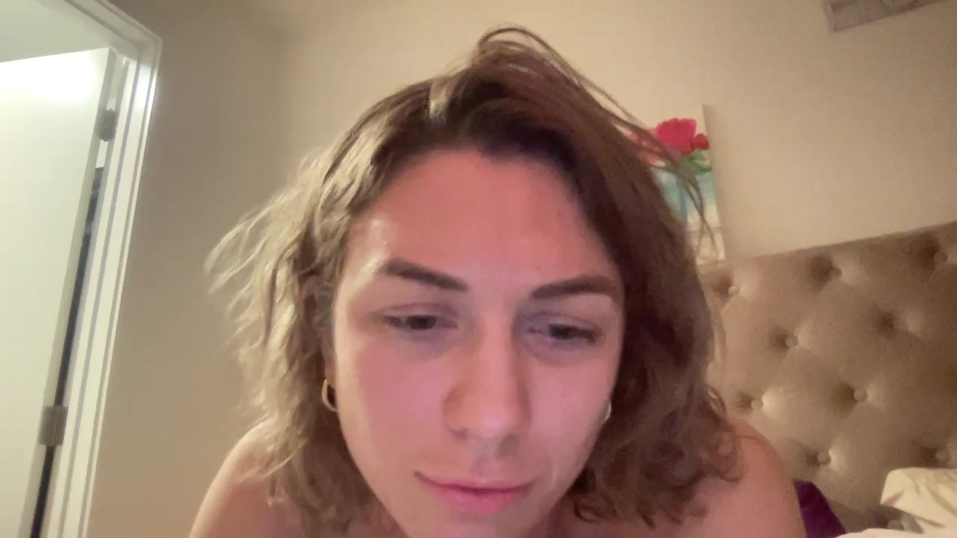 Gallery image thumbnail from newsgirly1's myfreecams stream on, 06/21/2023, 07:44 image 9 of 20