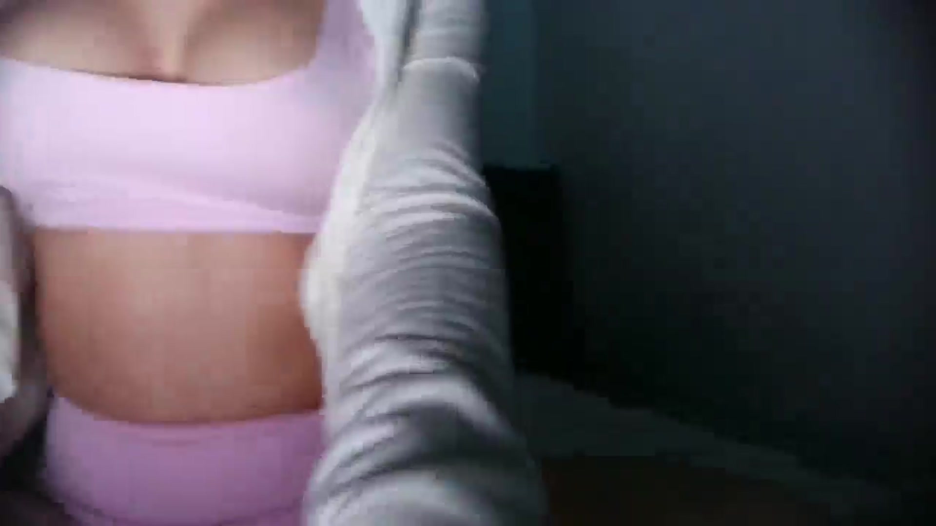 Gallery image thumbnail from newsgirly1's myfreecams stream on, 11/19/2024, 07:59 image 7 of 20