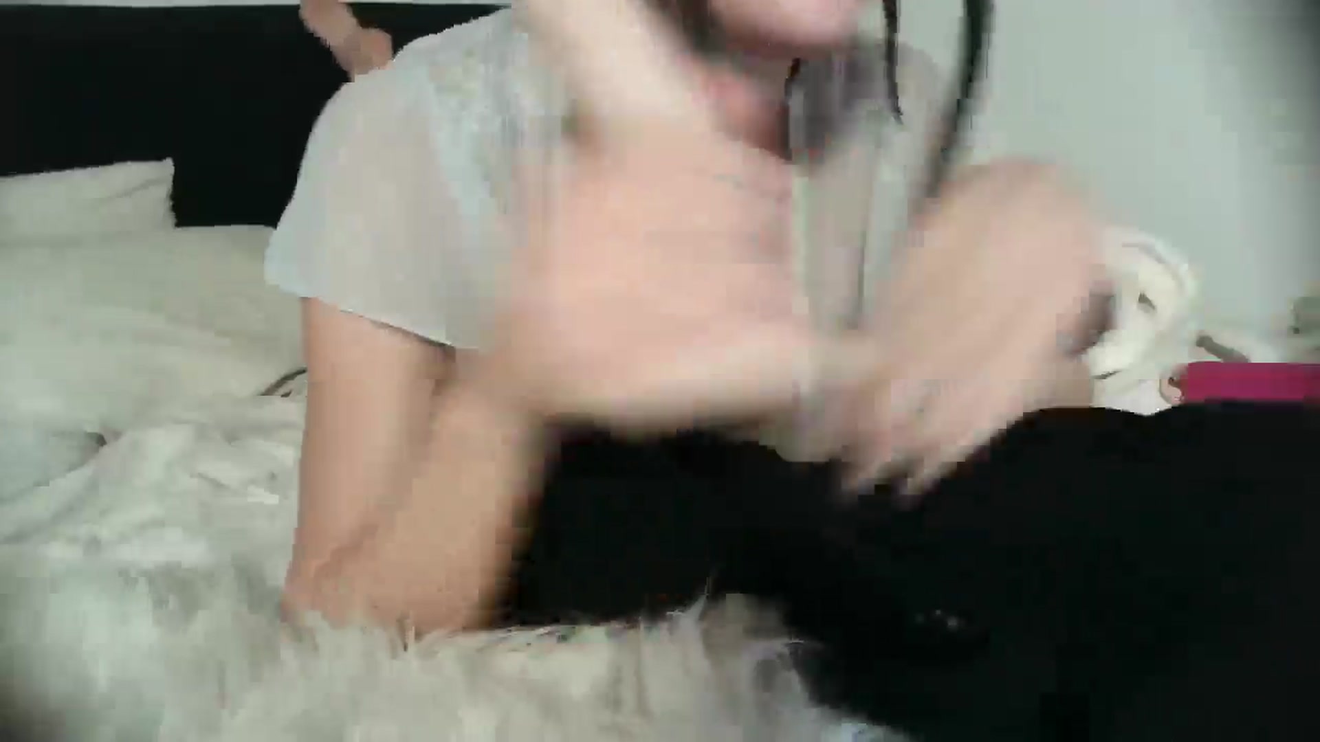 Gallery image thumbnail from newsgirly1's myfreecams stream on, 11/19/2024, 09:34 image 8 of 20