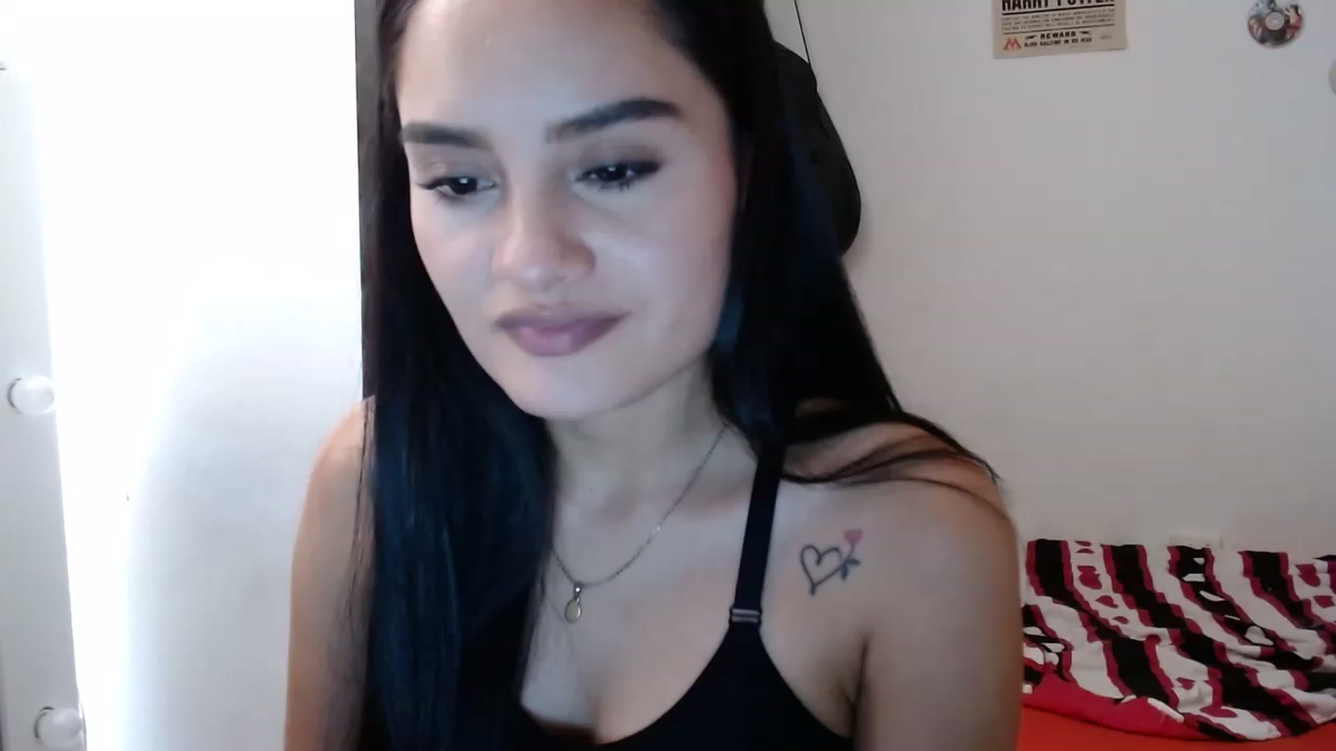 Gallery image thumbnail from nicollemiler's myfreecams stream on, 12/27/2022, 20:39 image 15 of 20