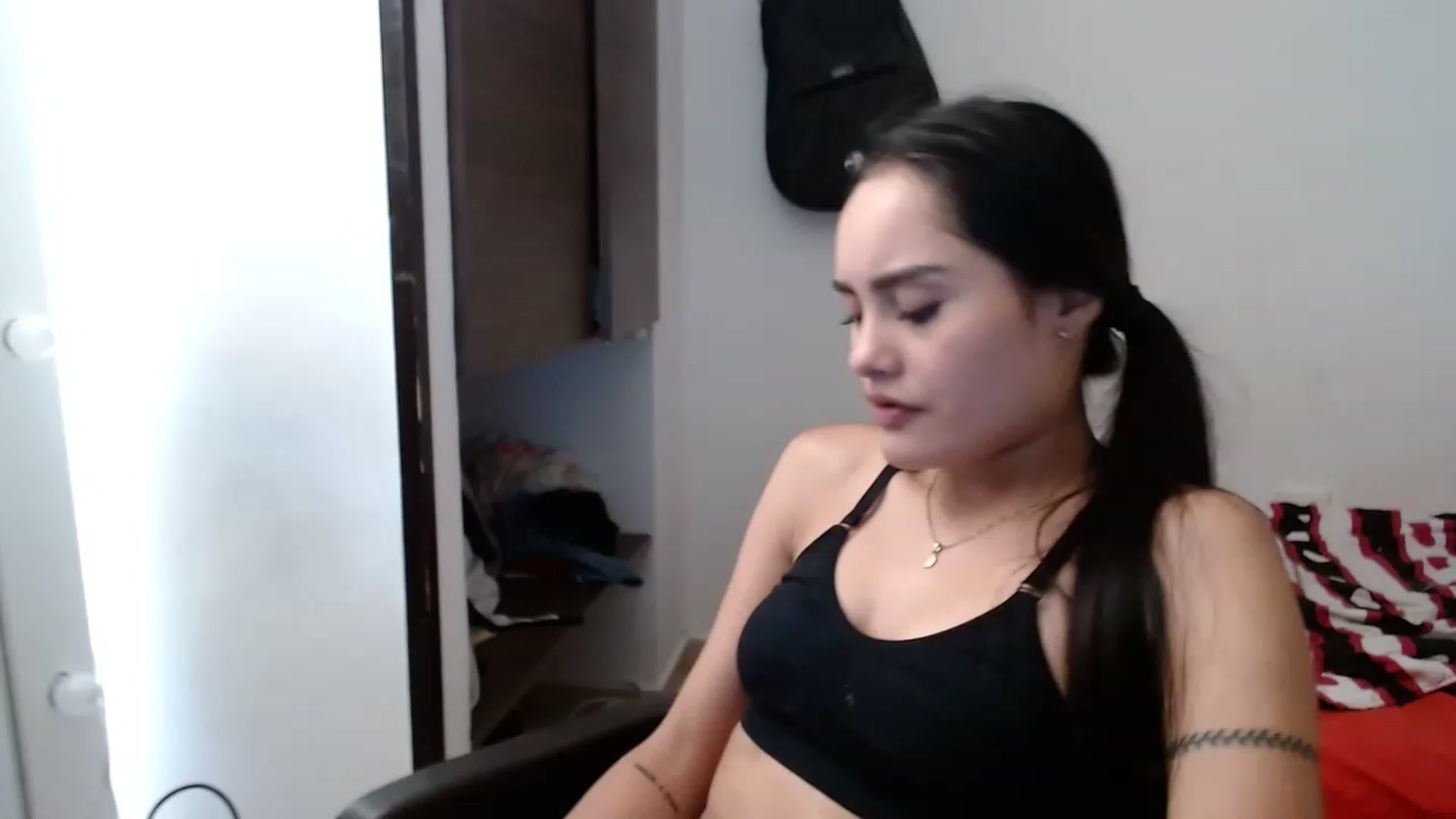 Gallery image thumbnail from nicollemiler's myfreecams stream on, 12/27/2022, 20:59 image 10 of 20