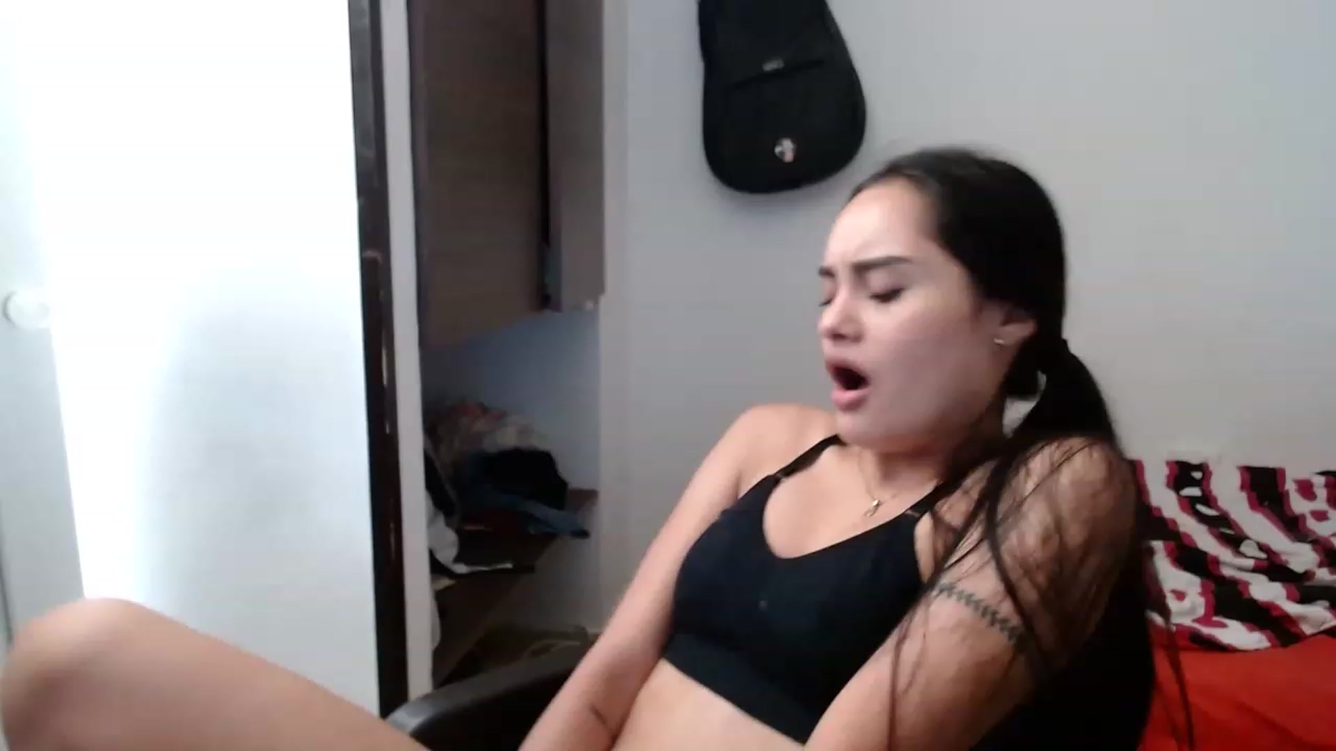 Gallery image thumbnail from nicollemiler's myfreecams stream on, 12/27/2022, 20:59 image 18 of 20