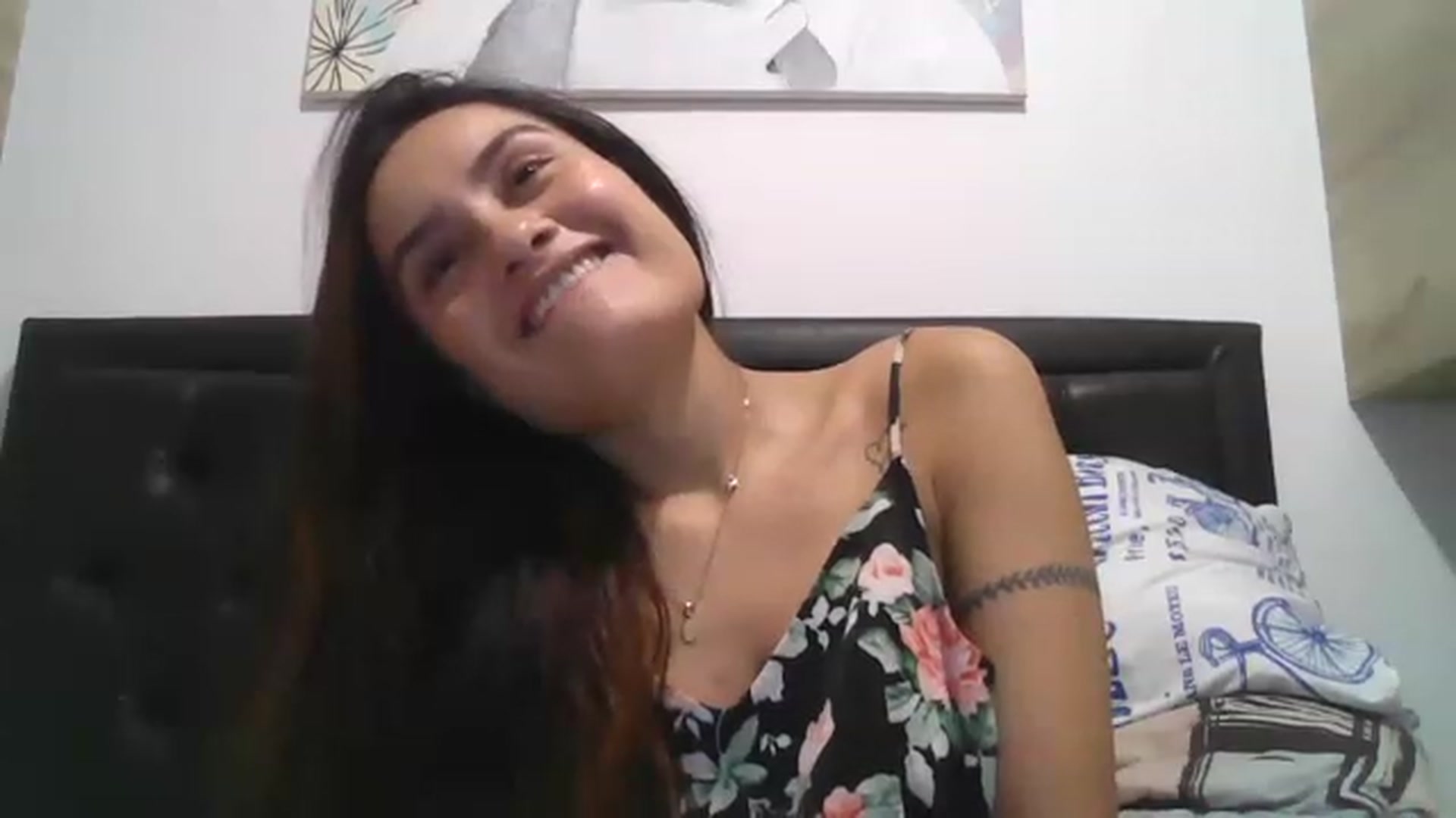 Gallery image thumbnail from nicollemiler's myfreecams stream on, 05/07/2023, 06:13 image 19 of 20