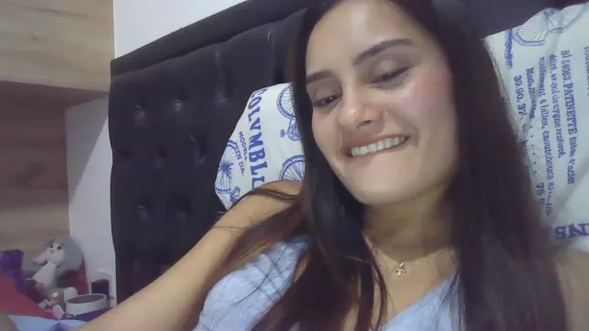 Gallery image thumbnail from nicollemiler's myfreecams stream on, 06/15/2023, 06:33 image 9 of 20