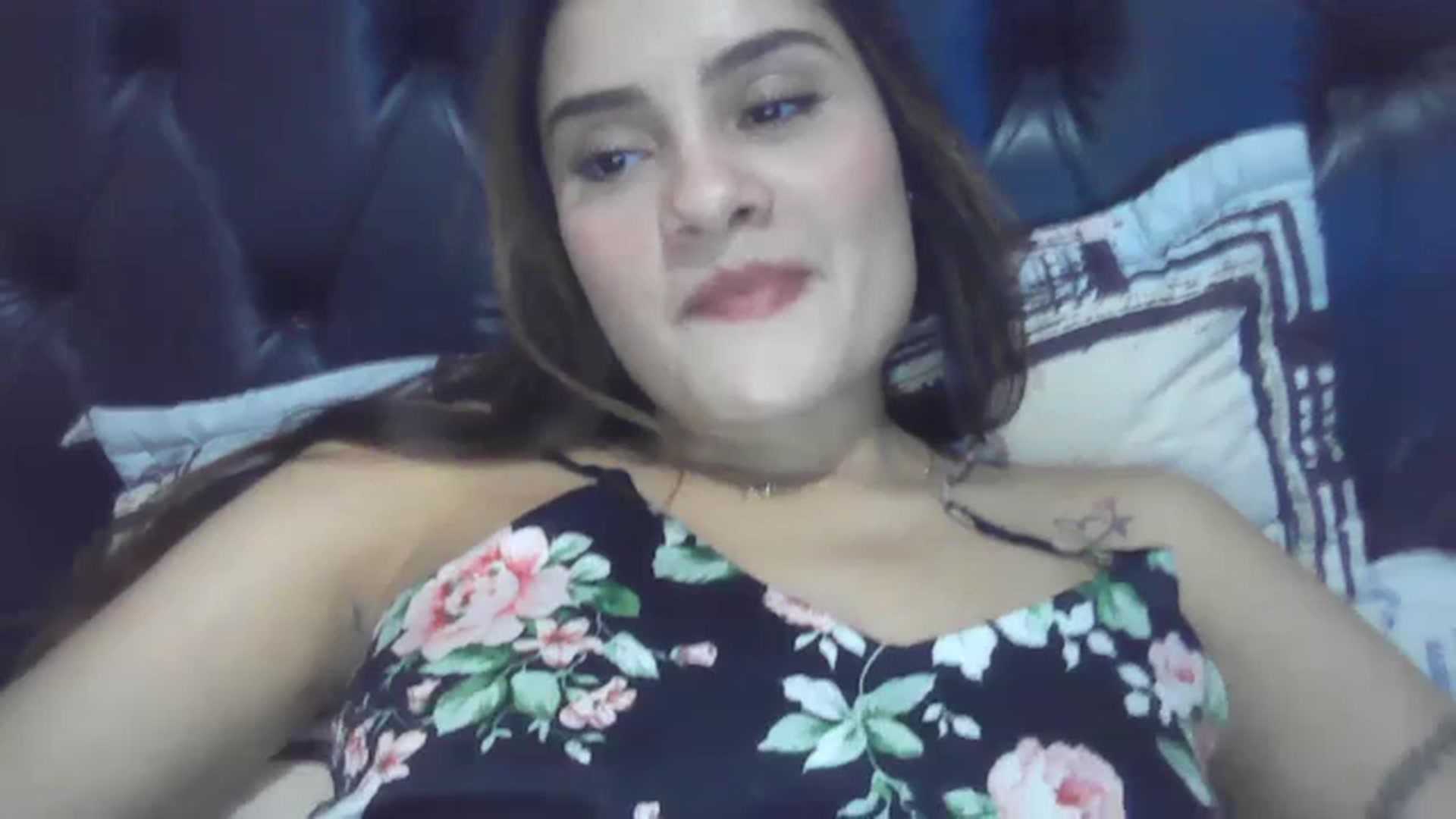 Gallery image thumbnail from nicollemiler's myfreecams stream on, 06/23/2023, 05:10 image 2 of 20